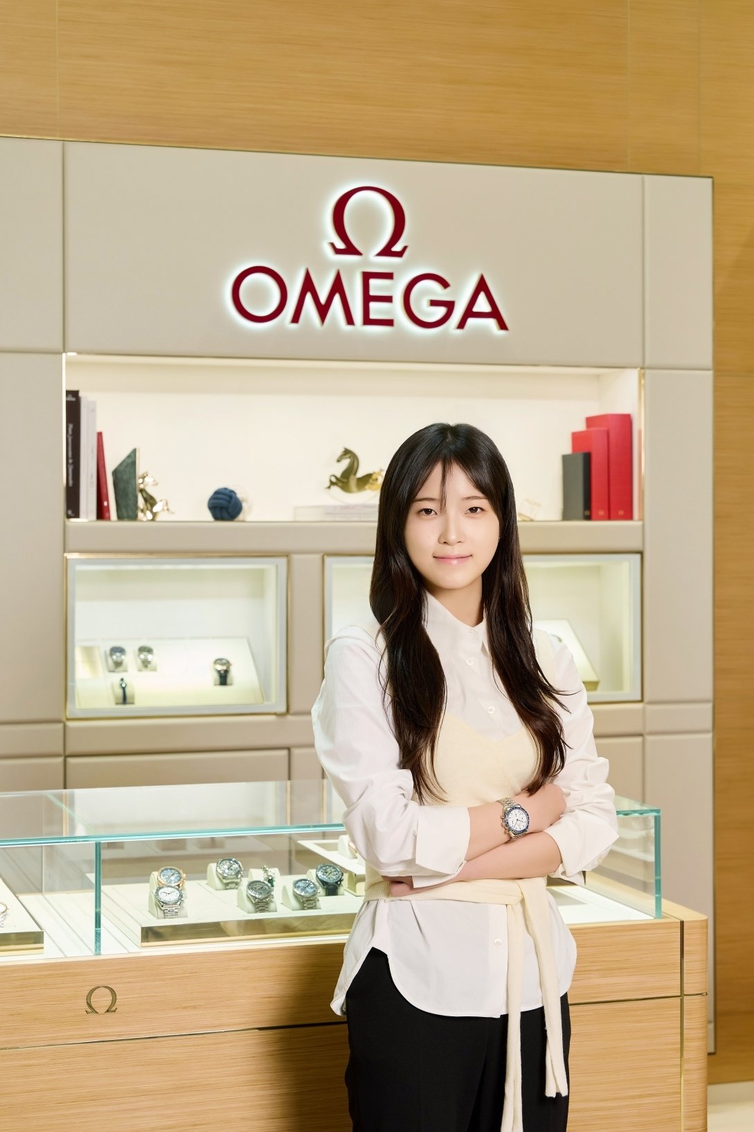 최가온 금메달 기념 오메가 시계 전달