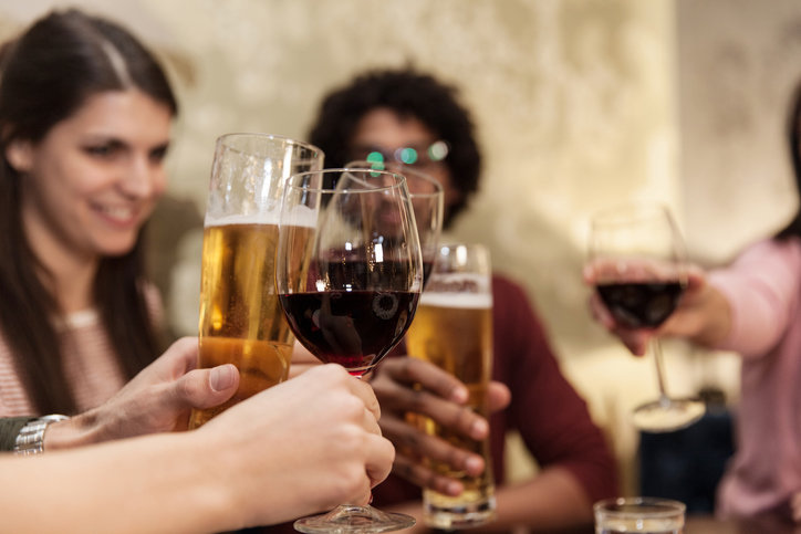 투자자들은 주류 산업이 이러다 ‘제 2의 담배’처럼 되는 게 아닌가 걱정한다. 게티이미지