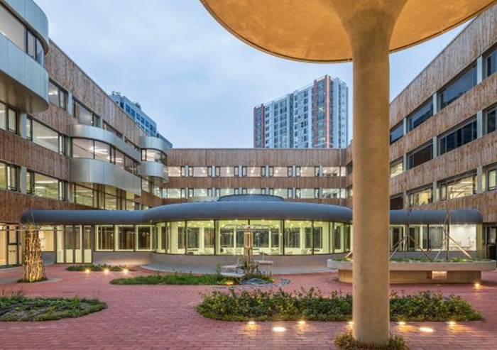 서울 강서구에 개교한 특수학교 ‘서울서진학교’의 중정 / 출처=서울특별시