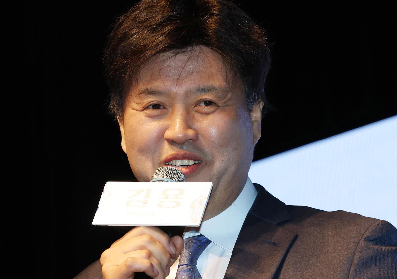 김용 전 민주연구원 부위원장이 지난 20일 경기 수원시 팔달구 경기아트센터에서 열린 자신의 저서 ’대통령의 쓸모‘ 출판 기념회에서 인사말을 하고 있다. 2026.2.20 뉴스1