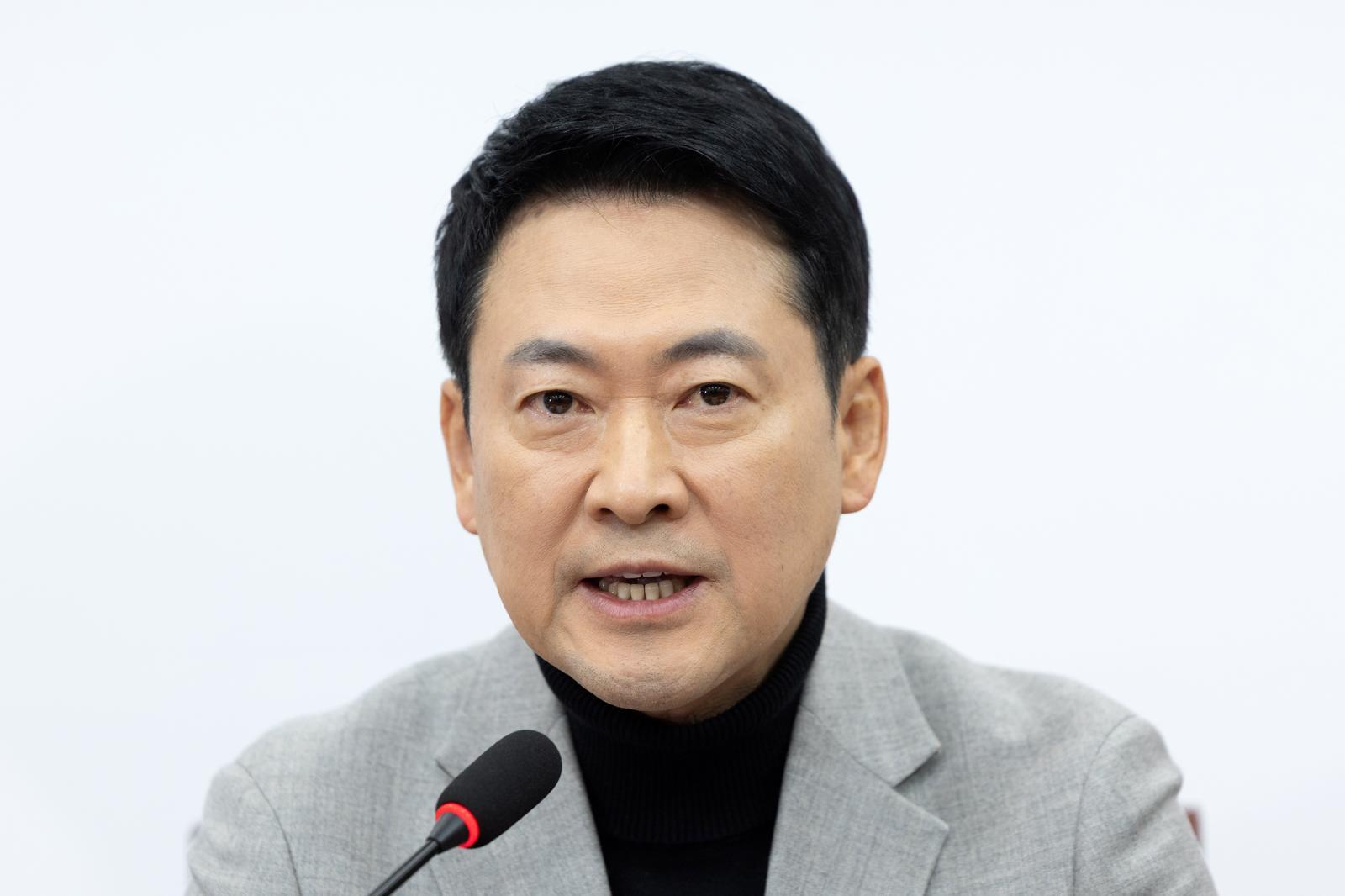 與 “대통령이 팔면 팔겠다던 6채 장동혁, 약속 지켜야”