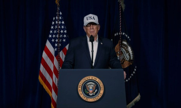 도널드 트럼프 미국 대통령이 28일(현지시간) 이란에 대한 공격 개시를 공식화했다. 트럼프 대통령은 이날 소셜미디어(SNS) 트루스소셜에 올린 8분짜리 영상을 통해 “조금 전 이란 내 중대 전투를 시작했다＂며 미국의 이란 공격 사실을 확인했다. (트루스소셜 갈무리)