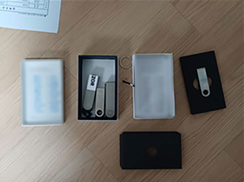 국세청이 지난달 26일 배포한 보도자료에 담긴 사진. 압류한 가상자산의 인출용 비밀번호인 니모닉 코드가 그대로 노출돼 있다. 국세청 보도자료 캡처