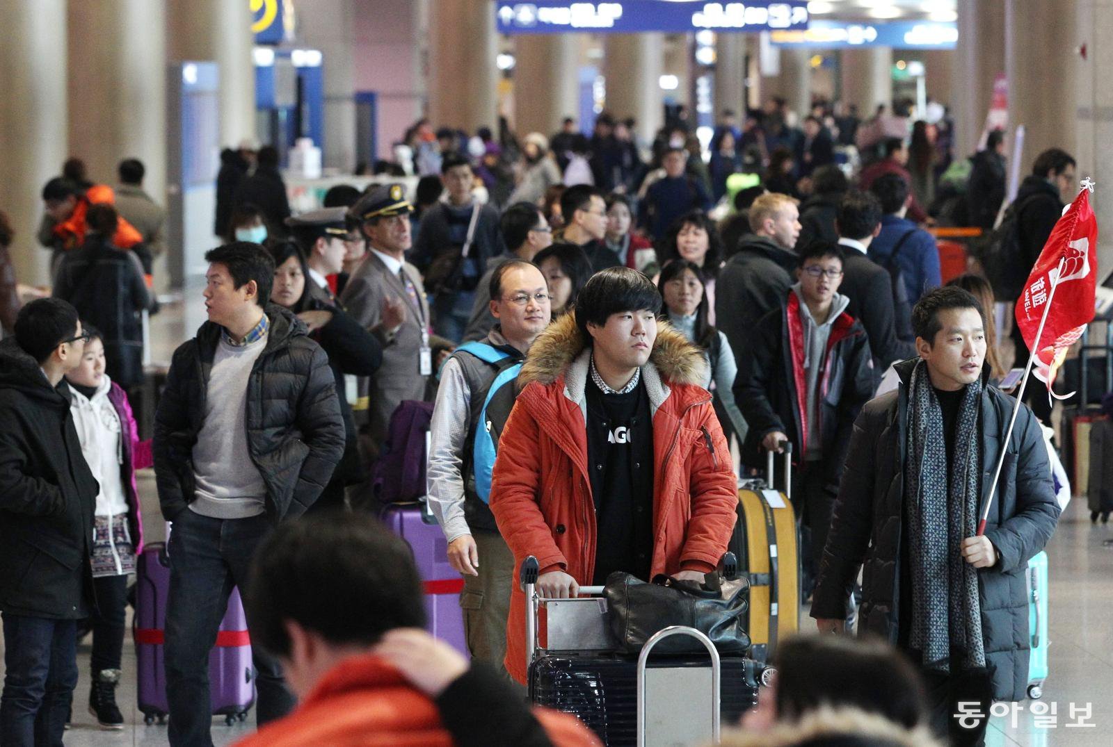 지난달 중국 최대 명절인 춘제 연휴를 맞아 중국인 관광객 19만 명이 한국을 찾았다. 동아일보DB