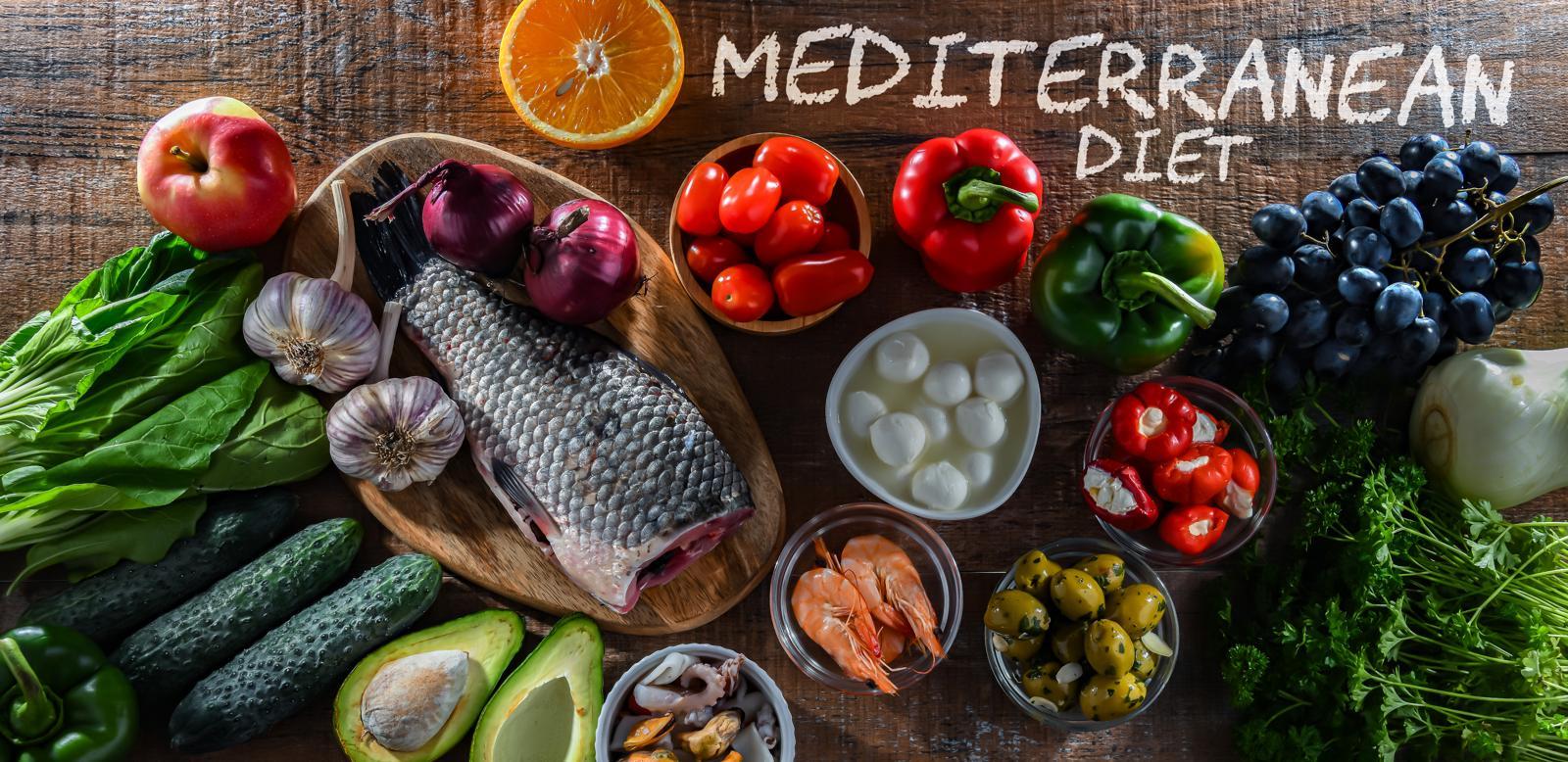 지중해식 식단은 채소·과일·콩류·올리브오일·생선을 중심으로 구성되며, 심혈관 질환 예방과 관련된 식사 방식으로 권장된다. ⓒGettyimagesbank