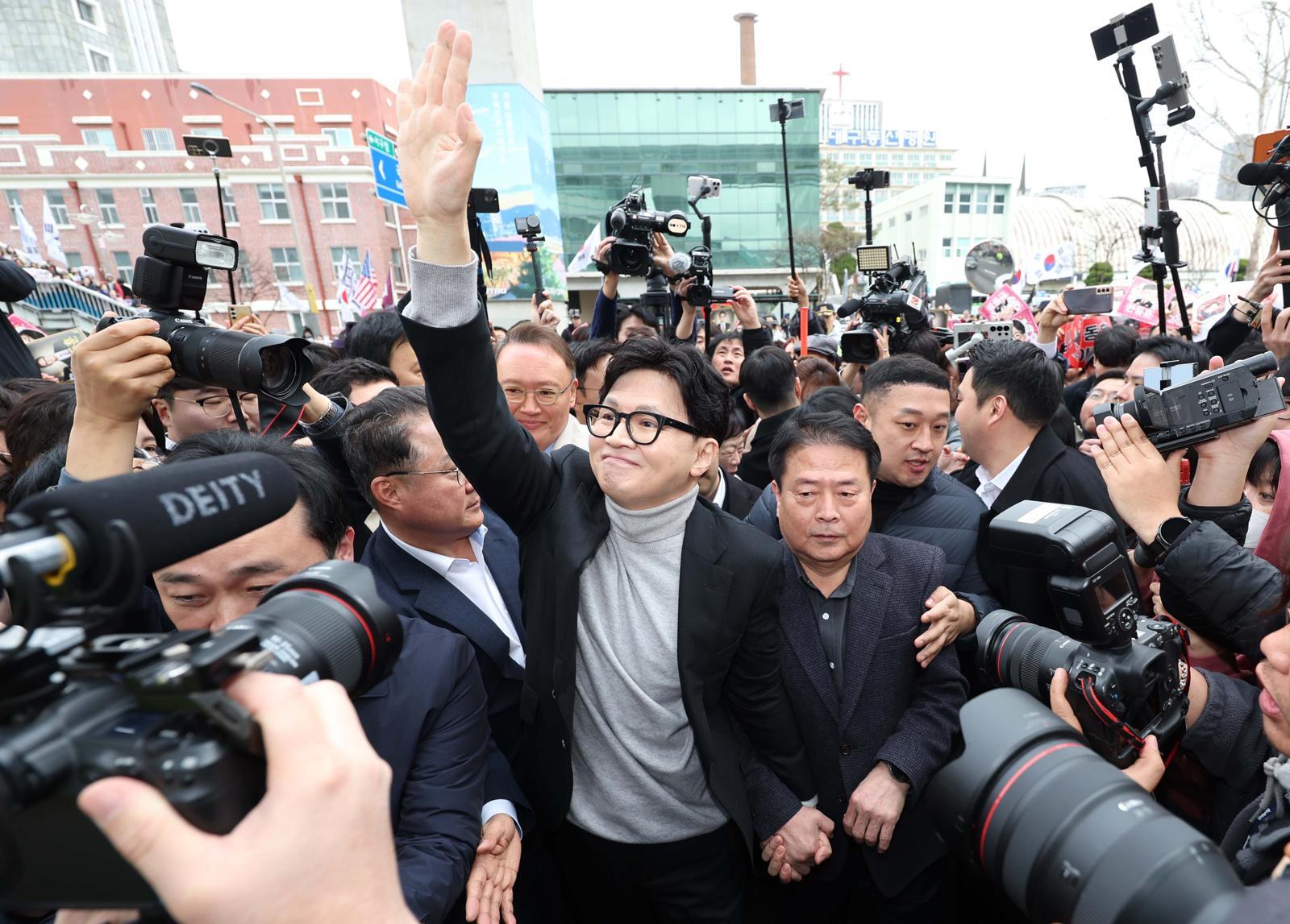 국힘 당권파, ‘한동훈과 대구 동행’ 친한계 8명 윤리위 제소