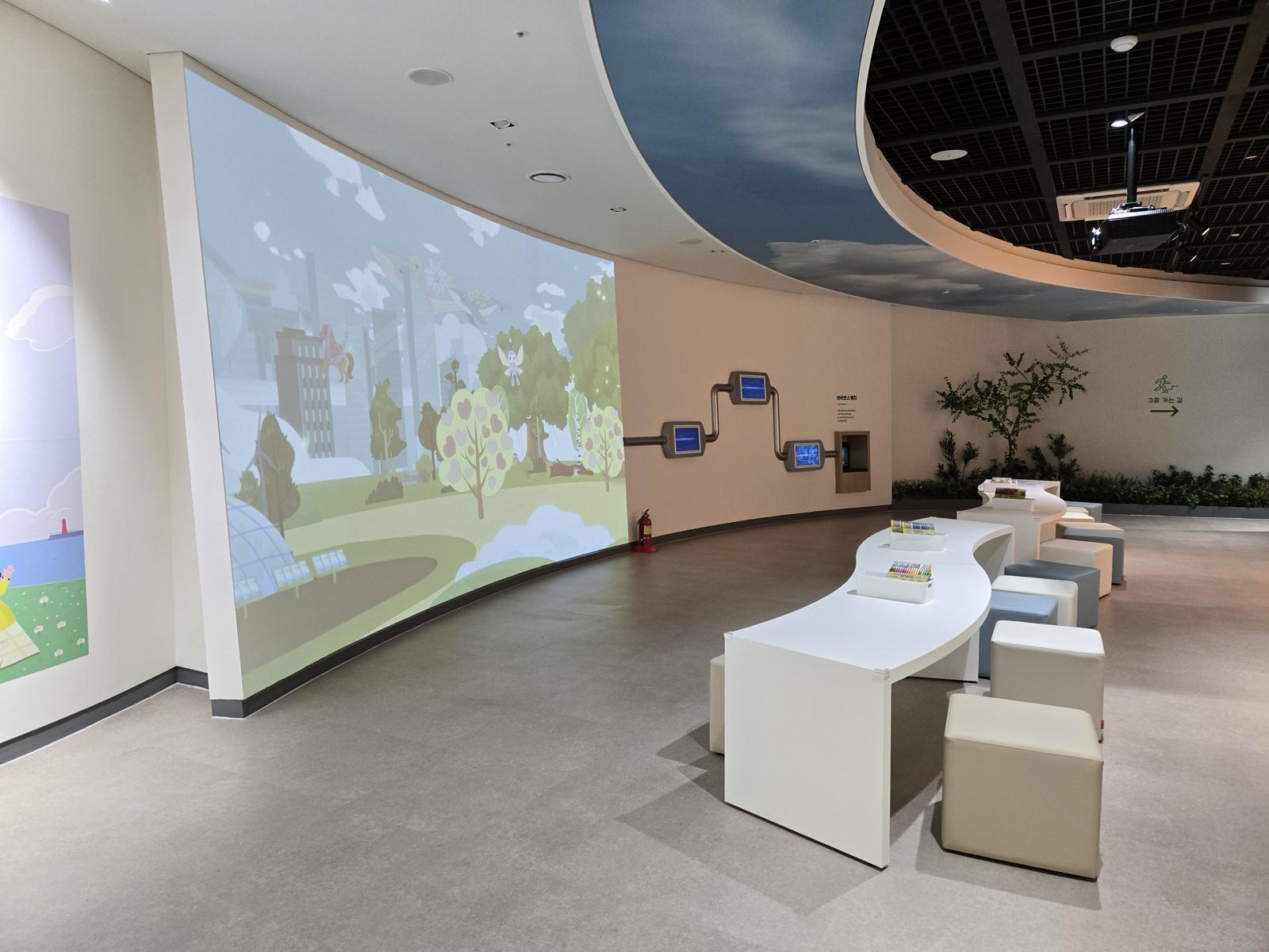 청주시 상당구 어린이회관 본관 내 기후변화체험관이 구조변경을 마치고 3일 재개관했다. 청주시 제공