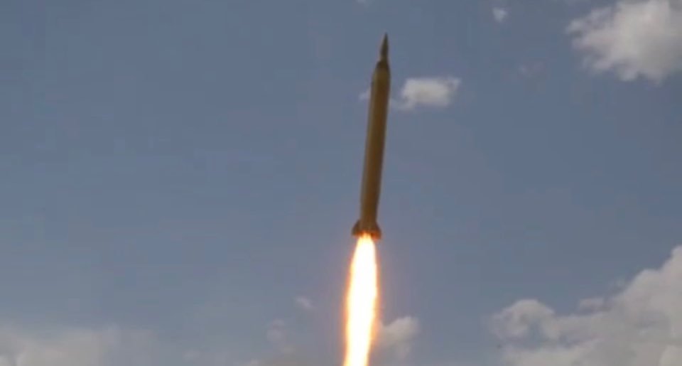 이란, 이스라엘에 장거리 미사일 ‘가드르’, ‘에마드’ 발사