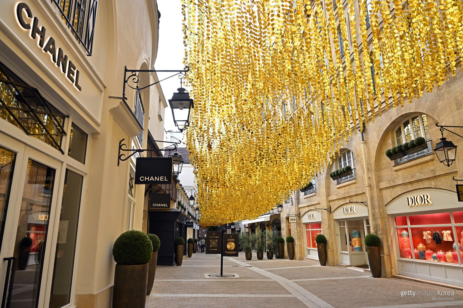 최근 중국 젊은층 사이에서는 명품 과시 대신 가성비 소비를 자랑하는 이른바 ‘역비교’ 문화가 유행하고 있다. 사진=게티이미지