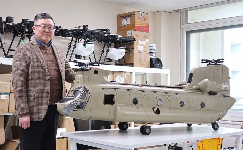 CES 2026에서 선보인 대형 무인 헬기 / 출처=IT동아