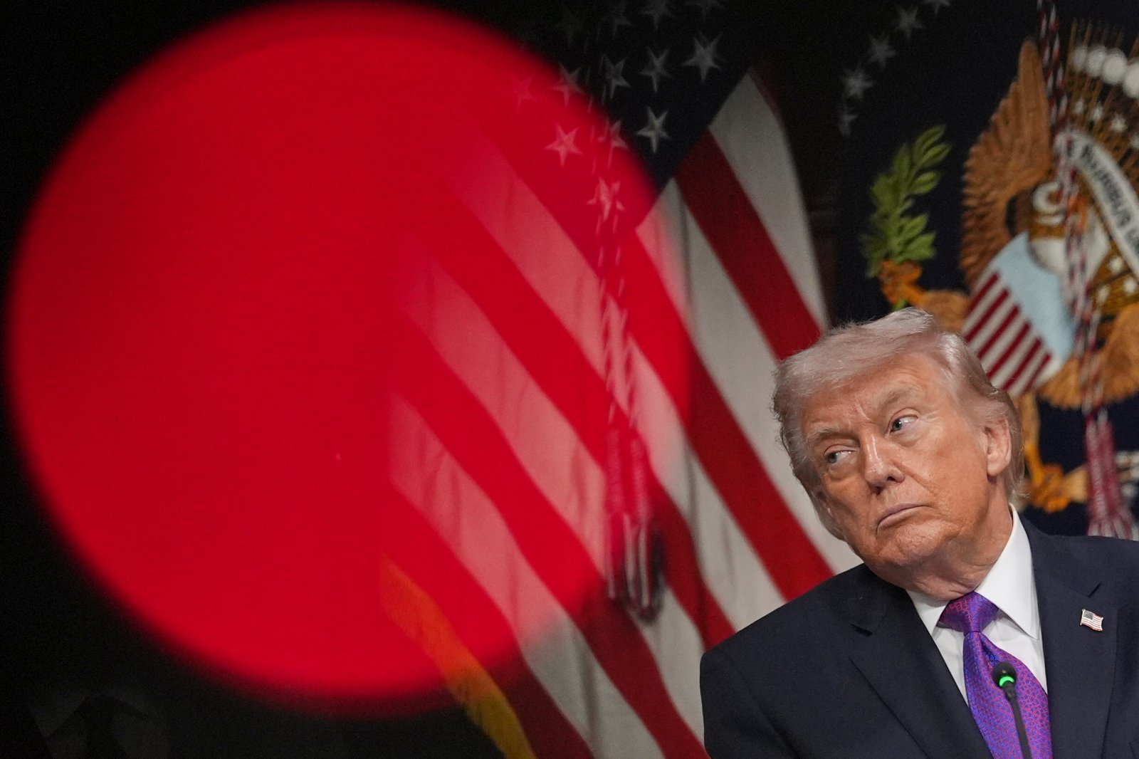 선거앞 기름값 치솟자 백악관도 화들짝…“인하 방안 가져와라”