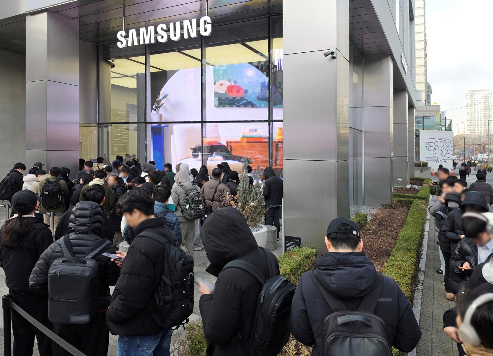 ‘프라이버시 디스플레이’ 통했나…갤S26 사전판매 역대 최다