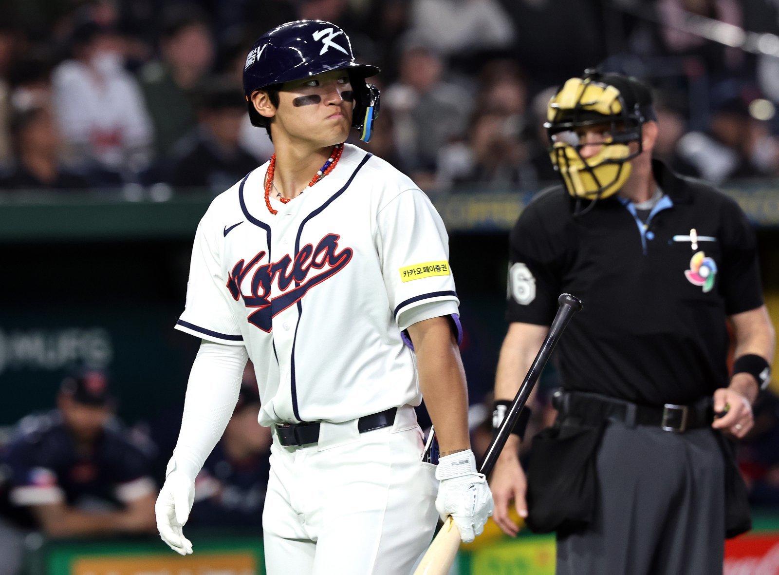 5일 오후 일본 도쿄돔에서 열린 2026 월드베이스볼클래식 C조 1차전 대한민국과 체코의 경기. 대한민국의 4회말 1사 주자없는 상황때 김주영이 삼진아웃 당한 뒤 타석에서 물러나고 있다. 2026.3.5. 뉴스1