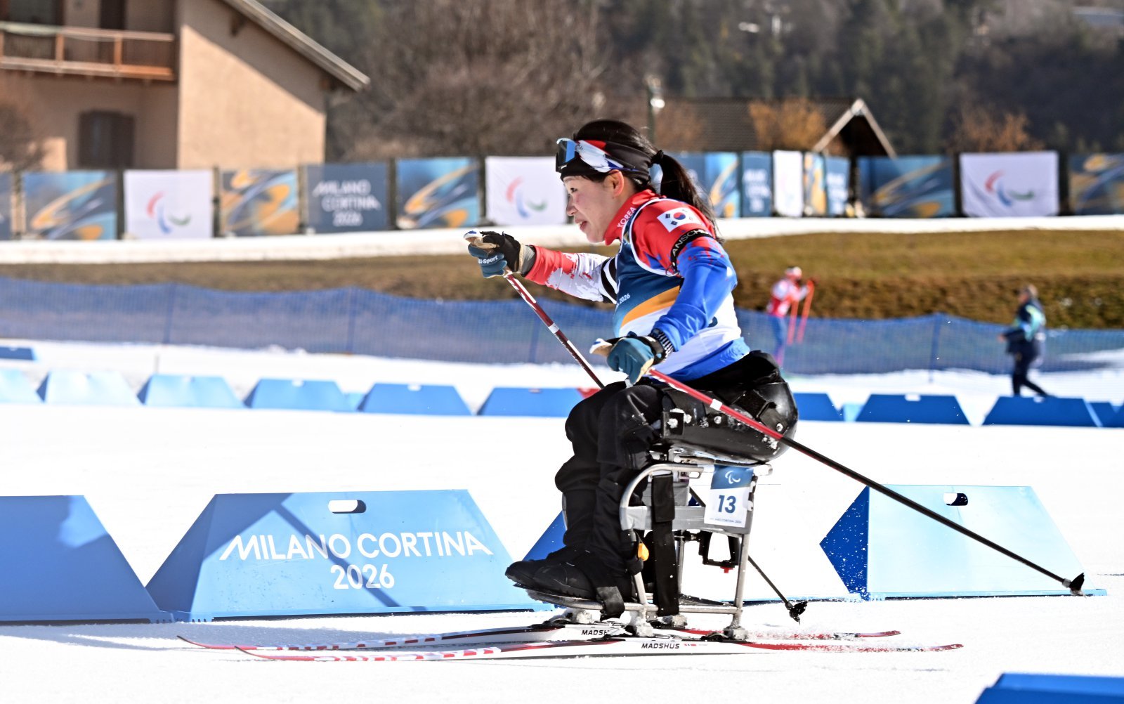 바이애슬론 김윤지가 7일(현지시간) 이탈리아 테세로 크로스컨트리 스키 스타디움에서 열린 2026 밀라노 코르티나 동계패럴림픽 바이애슬론 스프린트 7.5km 경기에서 역주하고 있다. 2026.03.07. 테세로=뉴시스