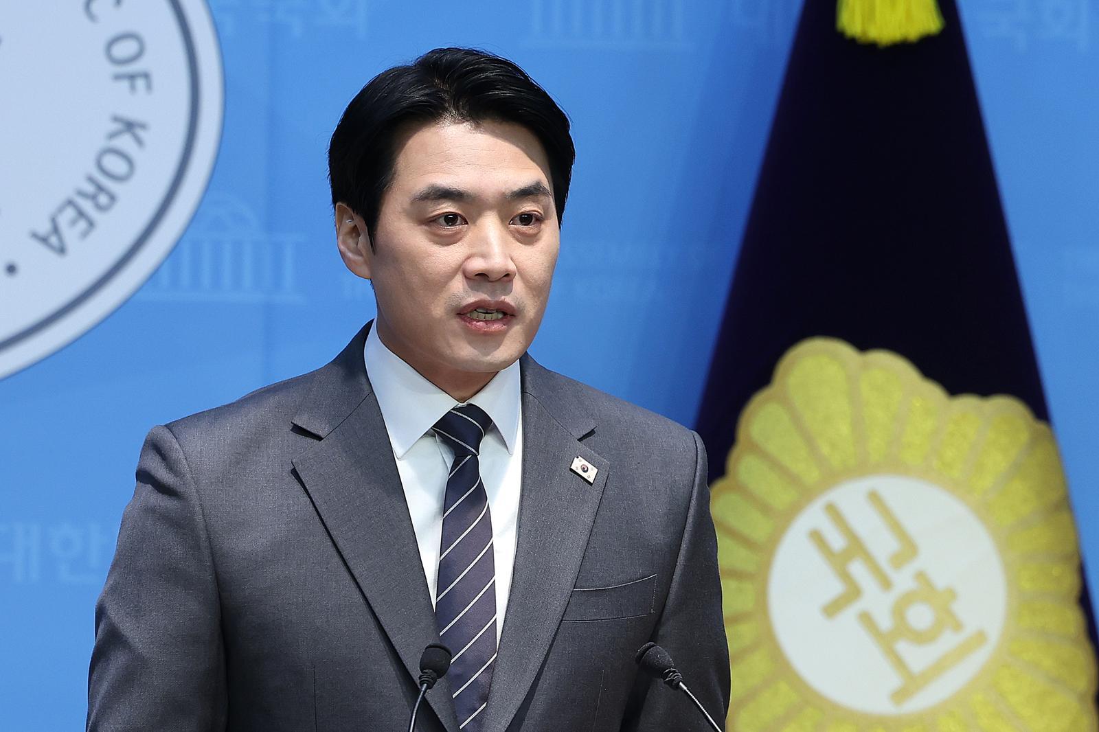 한준호 더불어민주당 의원이 지난달 12일 서울 여의도 국회 소통관에서 경기도지사 출마 기자회견을 하고 있다. 2026.2.12 . 뉴스1