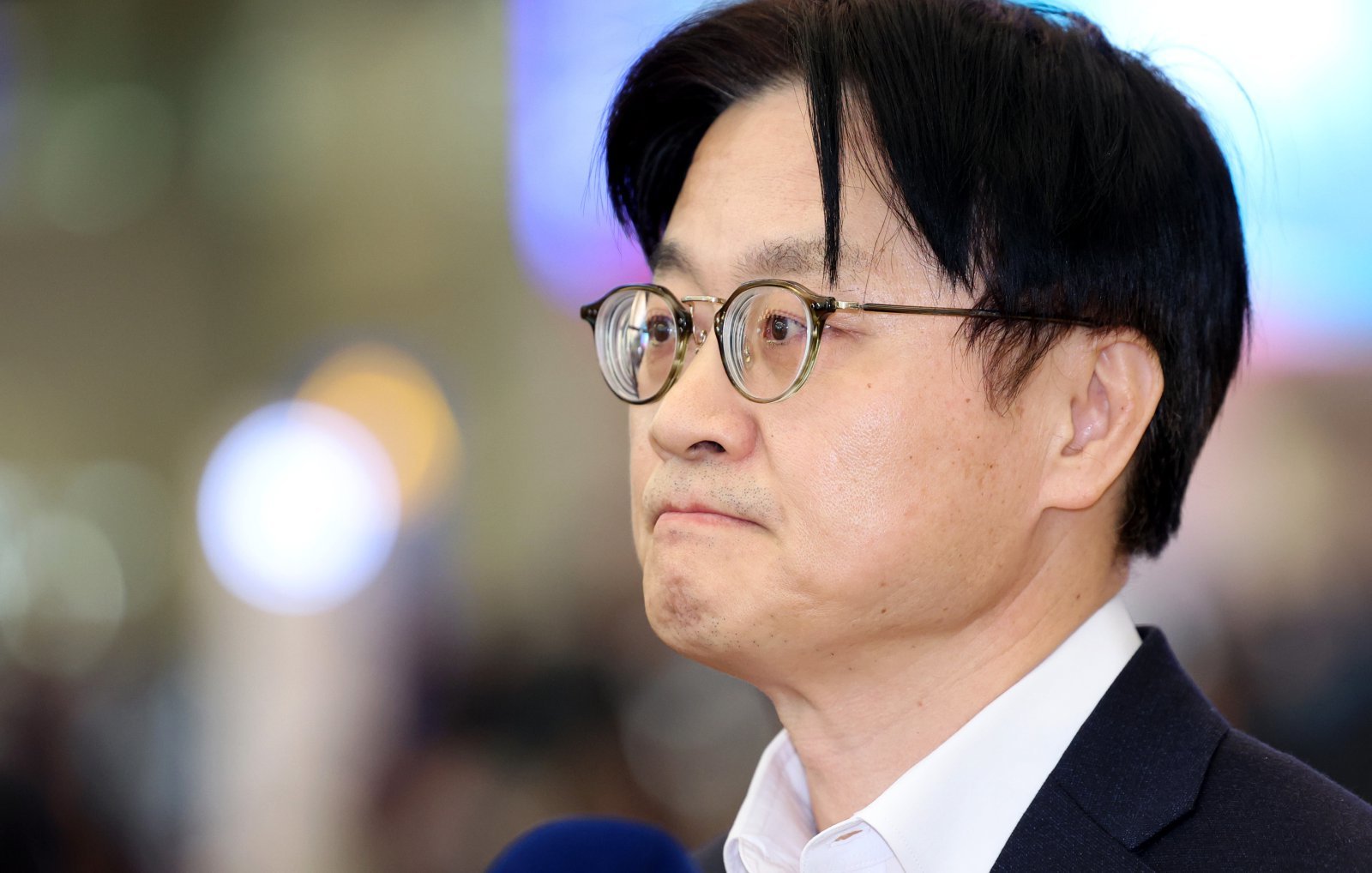 한미 관세합의 이행 등 통상 현안 협의를 위해 미국을 방문한 김정관 산업통상부 장관이 8일 인천국제공항 제2터미널을 통해 귀국, 취재진의 질문에 답하고 있다. 2026.03.08. 인천공항=뉴시스]