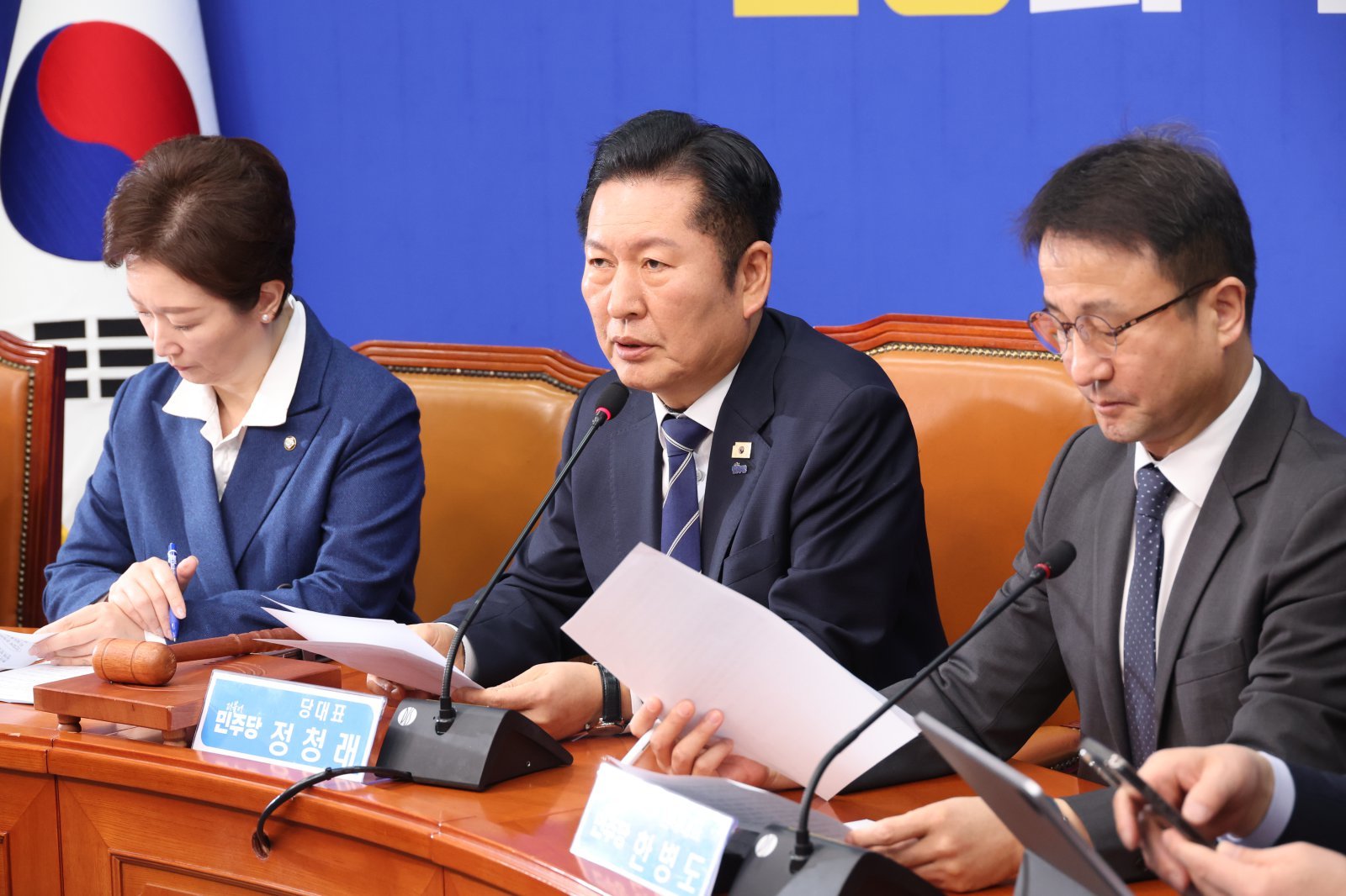 정청래 더불어민주당 대표가 9일 오전 서울 여의도 국회에서 열린 최고위원회의에서 발언을 하고 있다. 2026.03.09. 서울=뉴시스