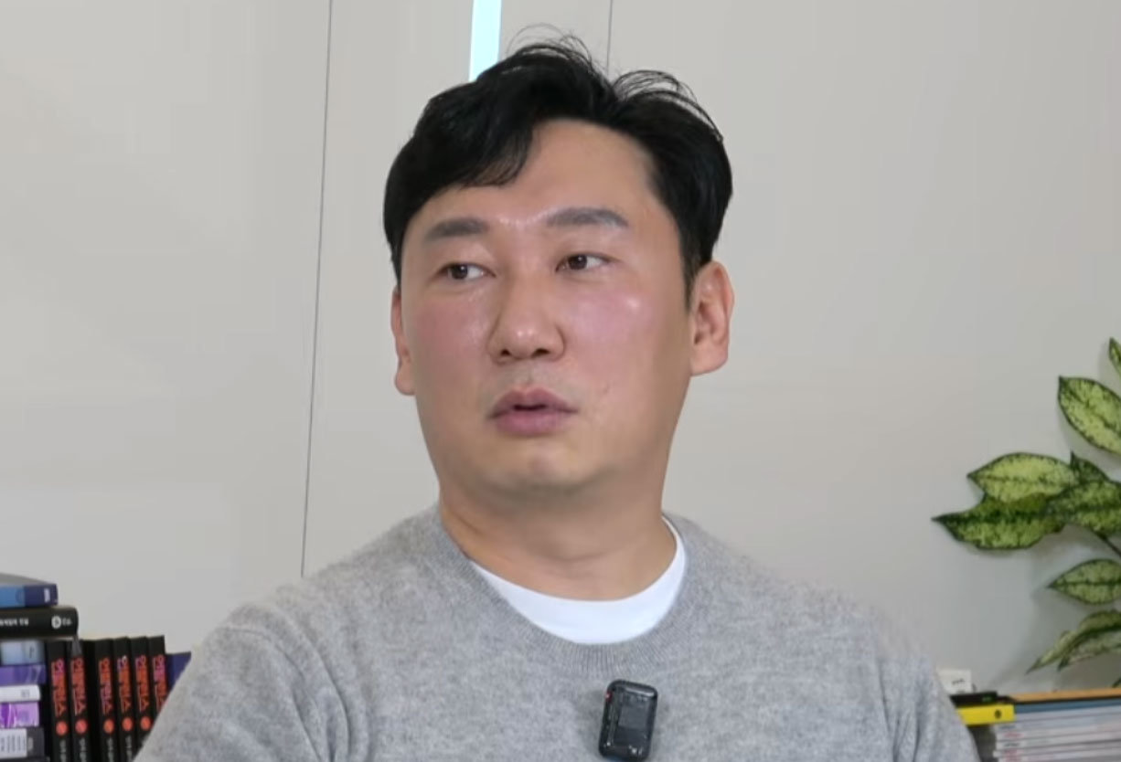 이승윤이 방송 촬영 중 말벌에 쏘여 아나필락시스 쇼크를 겪고 의식을 잃었던 과거를 밝혔다. 사진=유튜브 ‘조동아리’