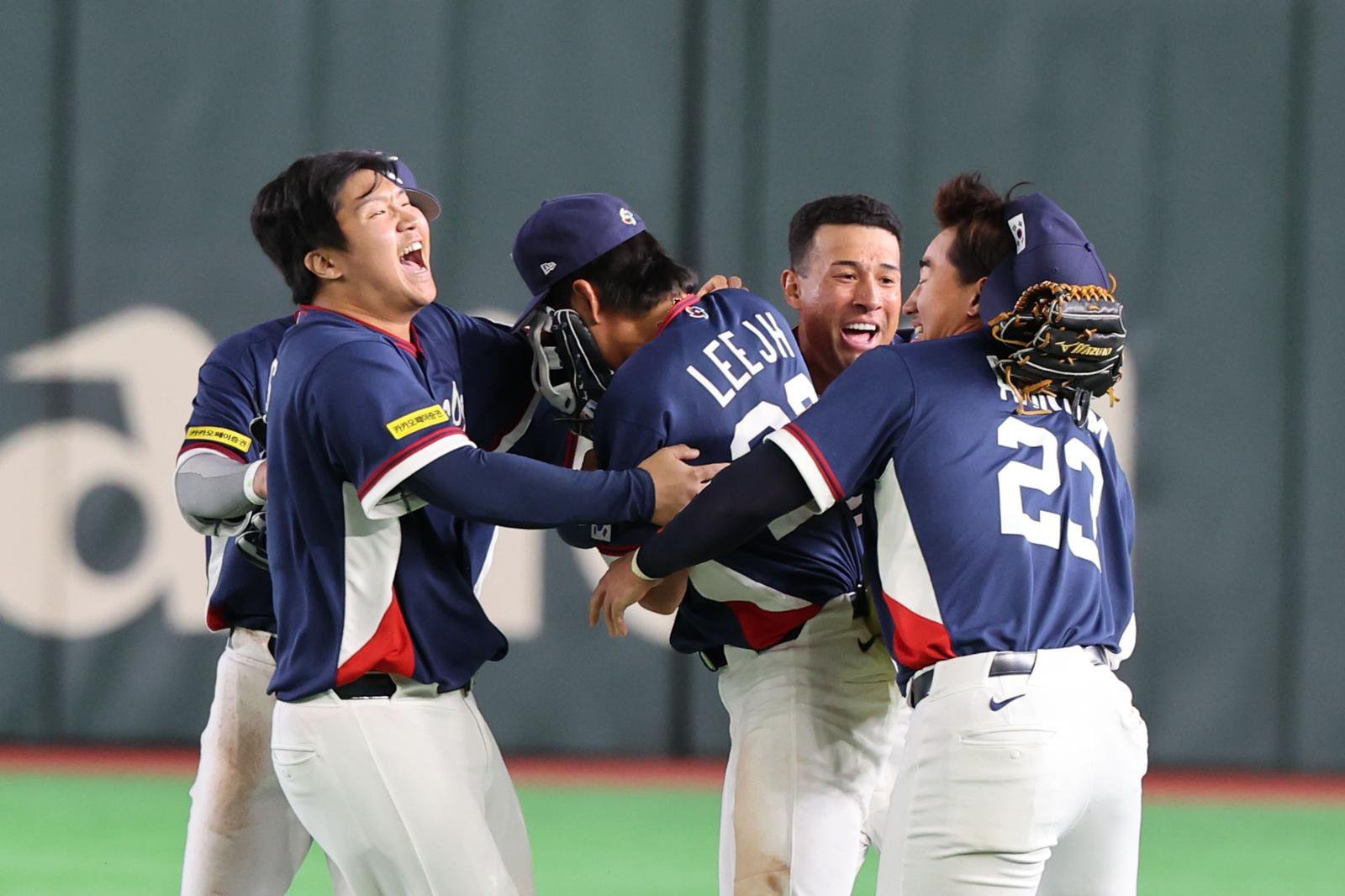 9일 일본 도쿄돔에서 열린 2026 WBC 조별리그 C조 4차전 한국과 호주의 경기, 7-2로 승리해 WBC 본선에 진출한 한국 대표팀 선수들이 기뻐하고 있다. 2026.03.09 도쿄=뉴시스