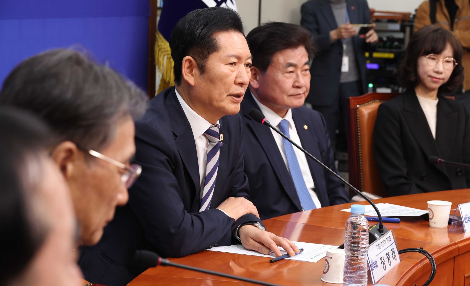 정청래 더불어민주당 대표가 10일 오후 서울 여의도 국회에서 열린 중앙당 및 시·도당 선거관리위원장 연석회의에서 발언을 하고 있다. 2025.03.10 뉴시스