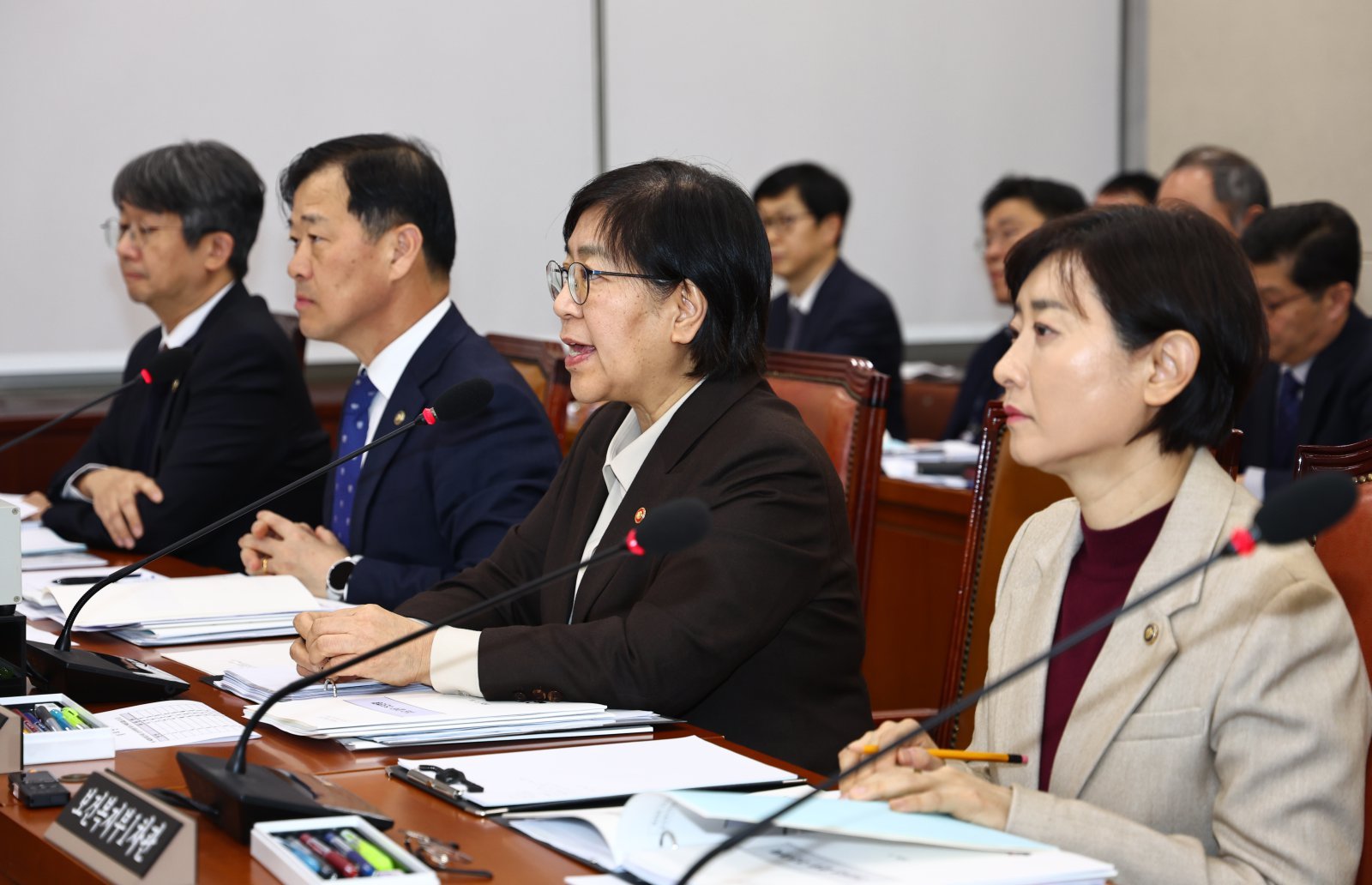 정은경 보건복지부 장관이 10일 오후 서울 여의도 국회에서 열린 보건복지위원회 전체회의에서 질의에 답변하고 있다. 2026.03.10 뉴시스
