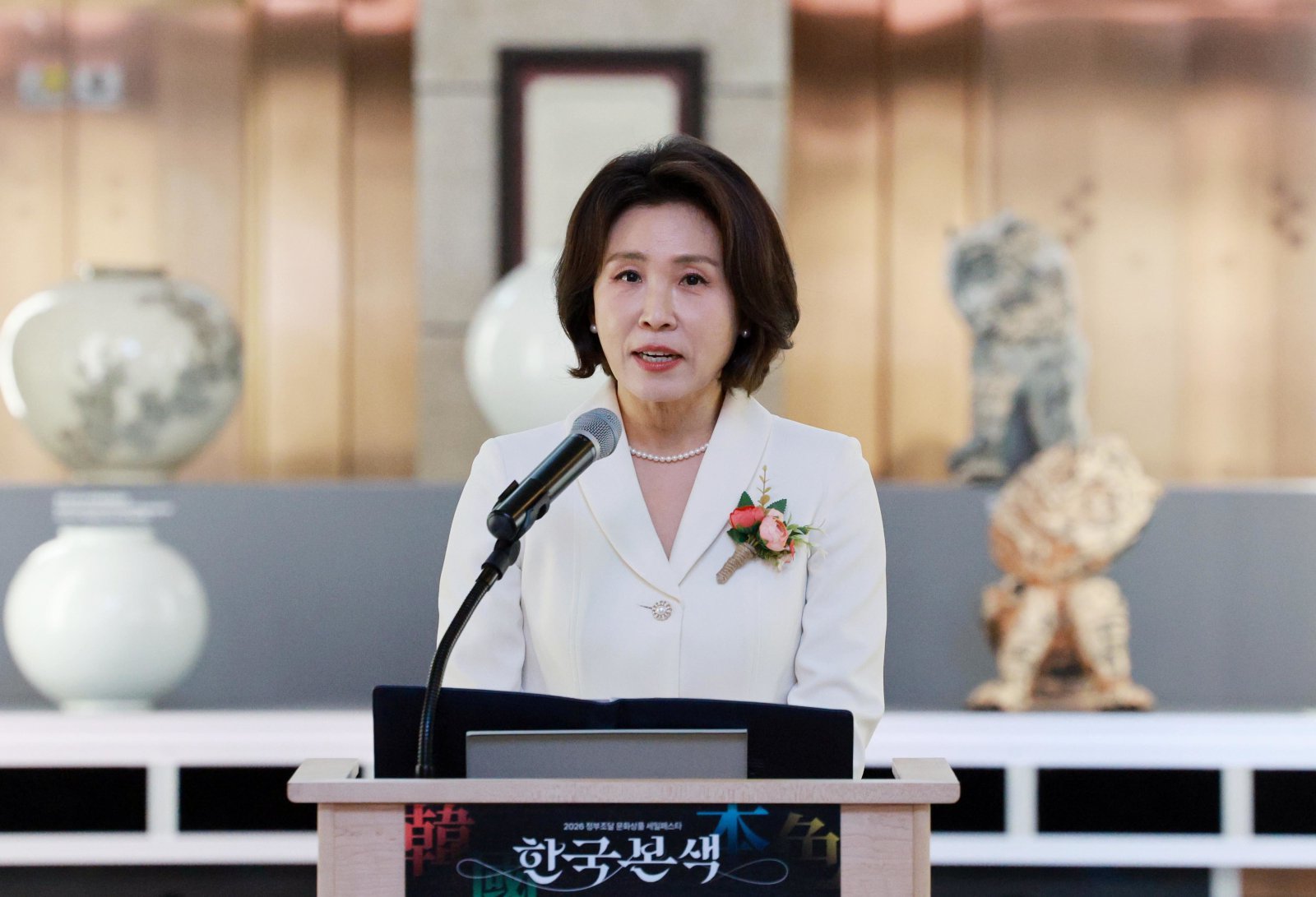 김혜경 여사가 13일 서울 문화역서울284에서 열린 정부조달 문화상품 특별전 ‘한국본색’ 개막식에서 축사를 하고 있다. 뉴스1