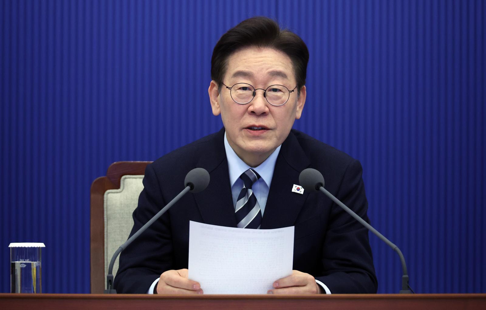 李 “바가지 주유소 저에게 신고하세요”