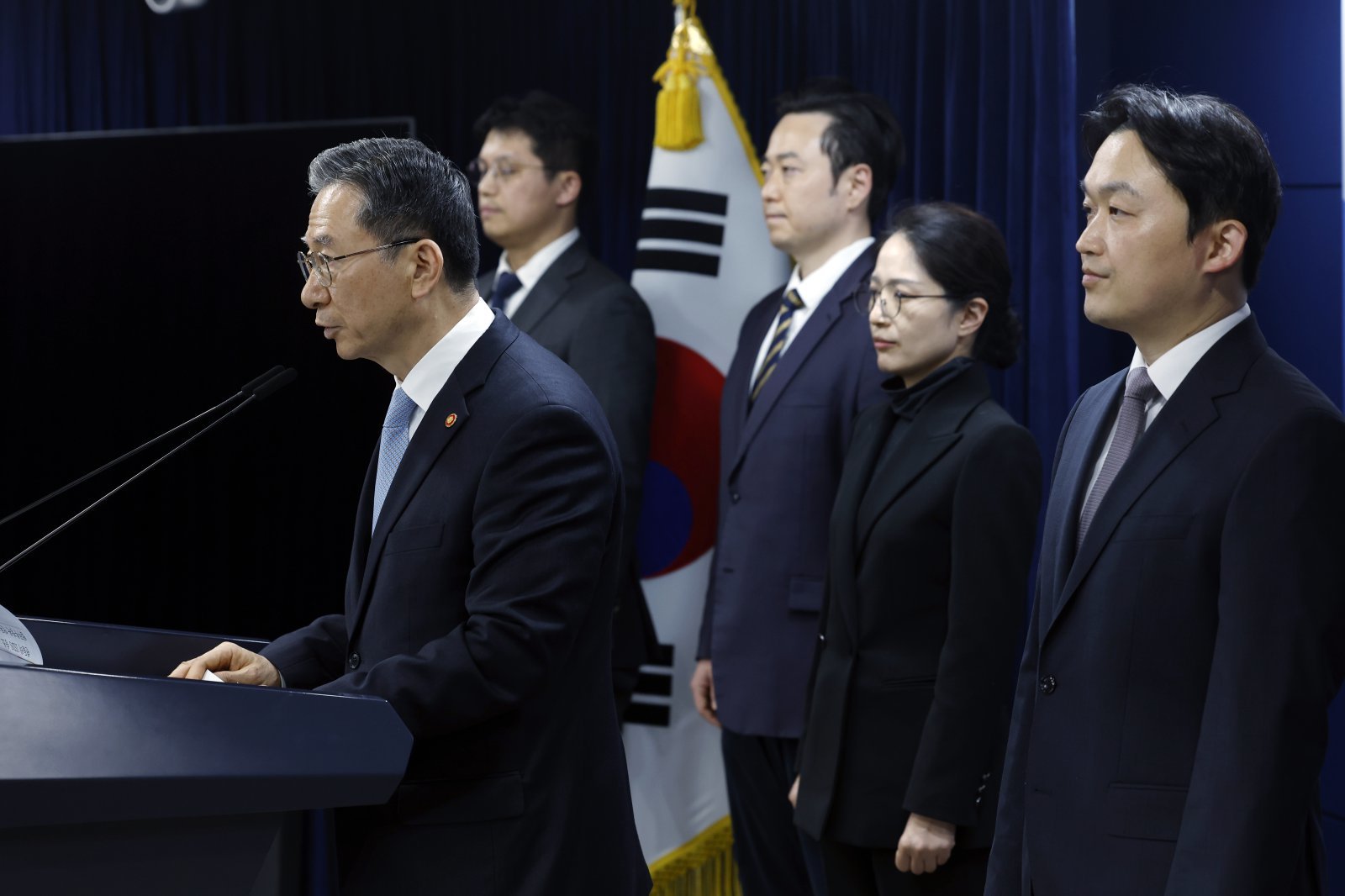 정성호 법무부 장관이 14일 오후 서울시 종로구 세종대로 정부서울청사에서 스위스의 글로벌 승강기 업체인 쉰들러(Schindler)가 한국을 상대로 제기한 국제투자분쟁(ISDS) 선고 관련 브리핑을 하고 있다. 정 장관은 이날 브리핑에서 “오늘 오전 2시 3분 PCA 국제상설중재재판소의 이 사건 중재판정부는 쉰들러의 모든 청구를 기각했다＂고 밝혔다. 2026.3.14 ⓒ 뉴스1 박정호 기자