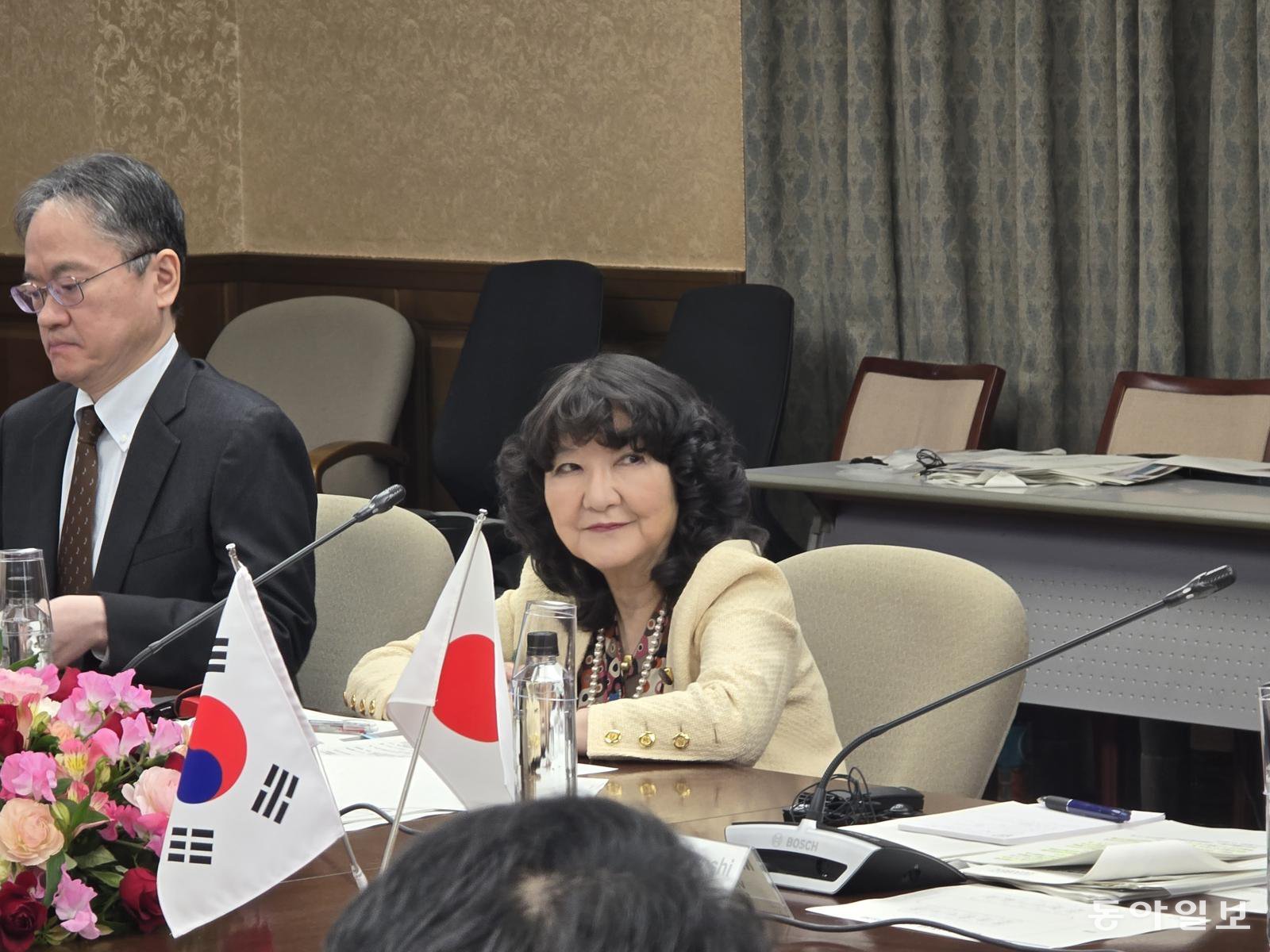 가타야마 사쓰키 일본 재무상이 14일 도쿄 재무성에서 열린 한일 재무장관 회담에 참석했다. 그는 모두 발언에서  중국의 대일 수출 통제, 북한의 가상자산 탈취 등을  강하게 비판했다. 도쿄=황인찬 특파원 hic@donga.com