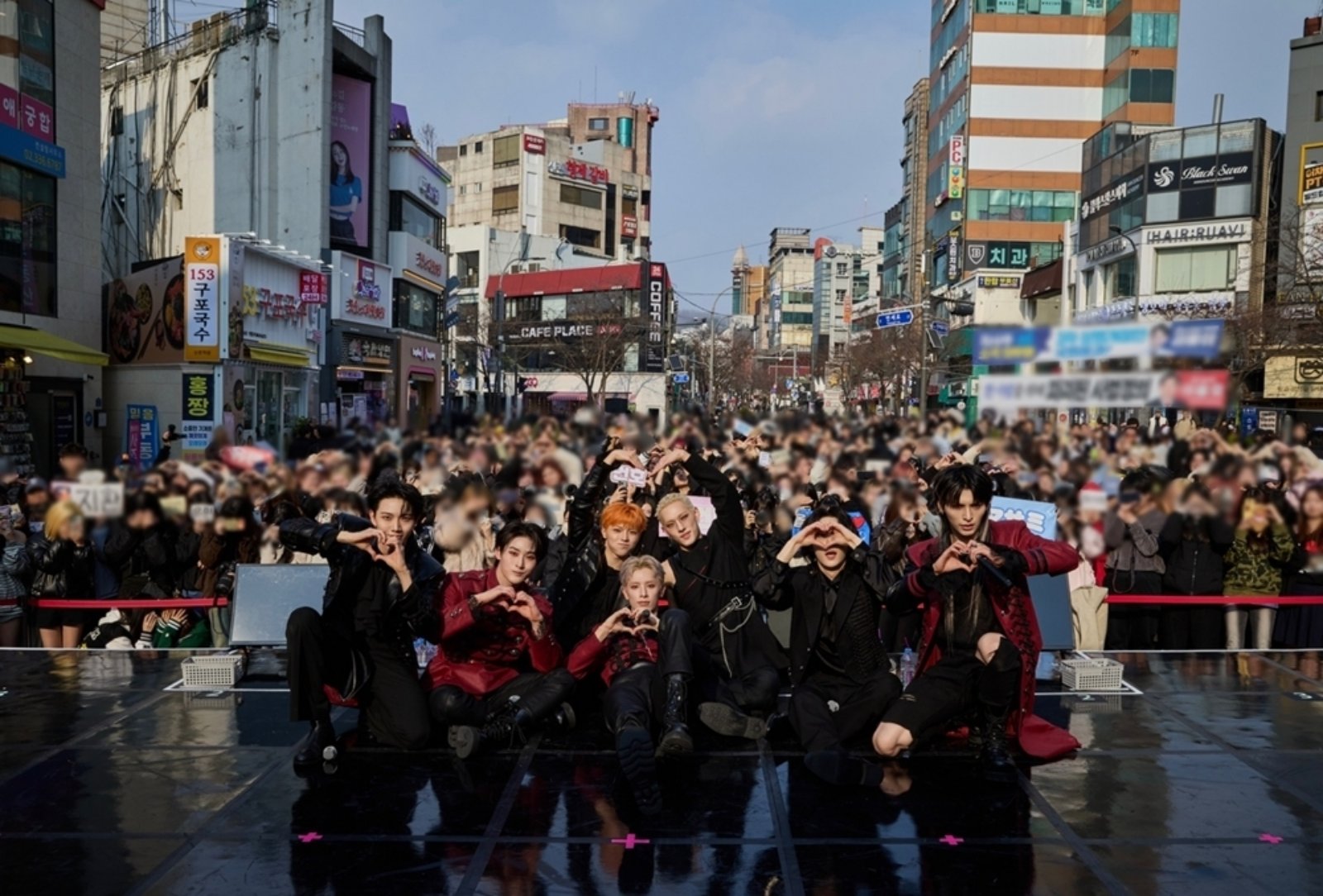[사진 = 이든엔터테인먼트 제공]