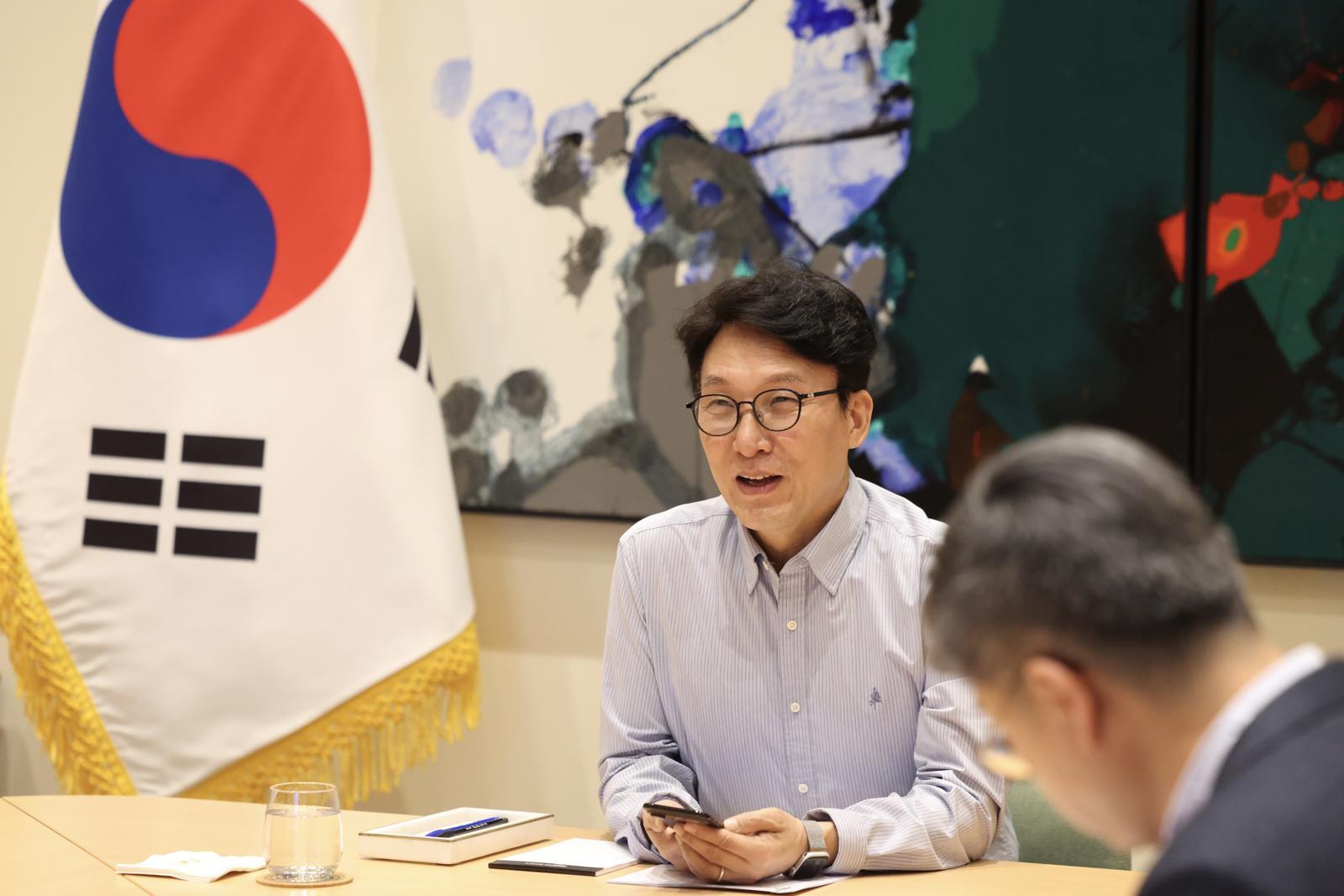 김민석 “‘방미 차기 육성 일환’ 김어준 주장 어처구니 없다”