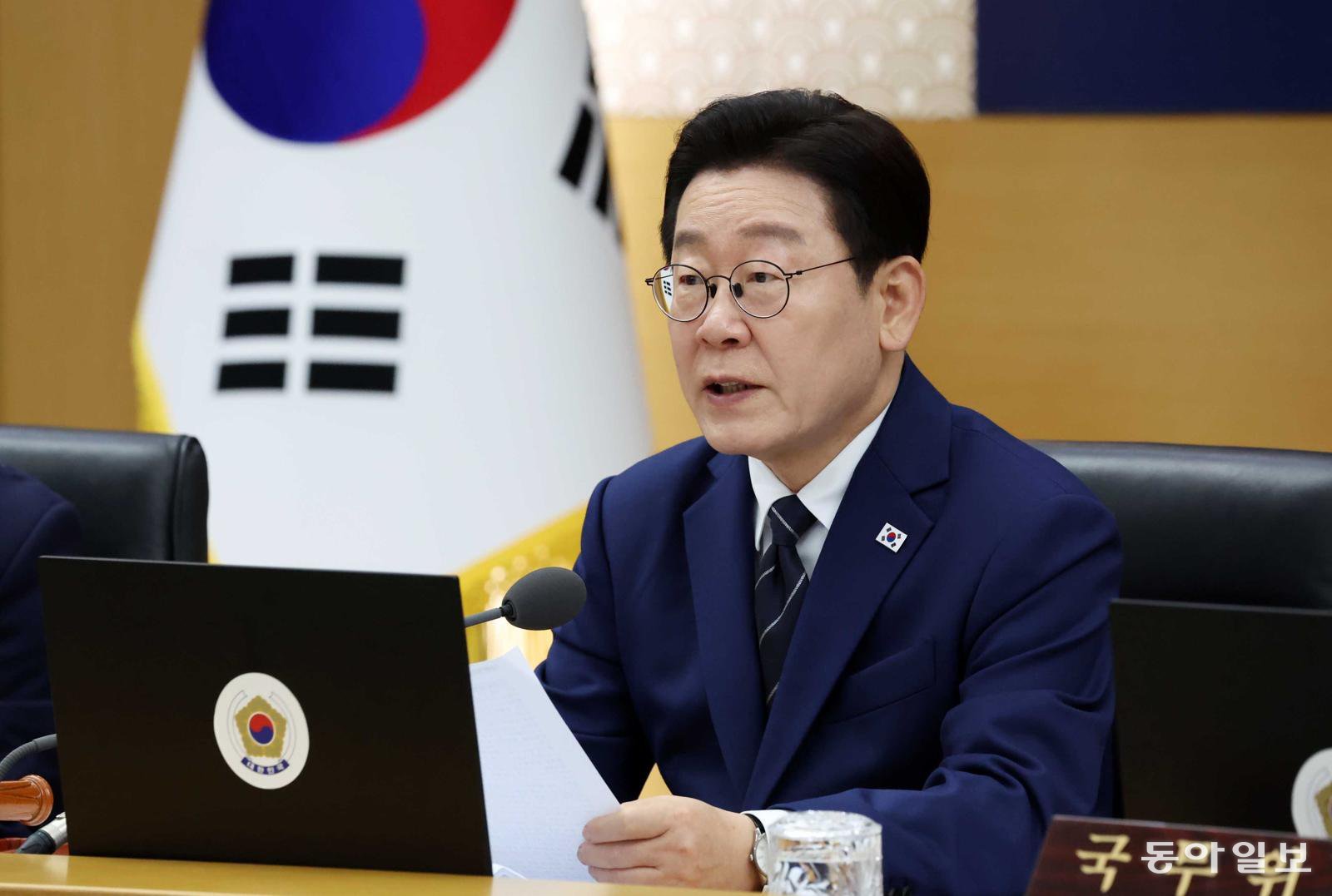 중동전 비상대응 주문한 李 “차량 5·10부제 등 대책 수립하라”