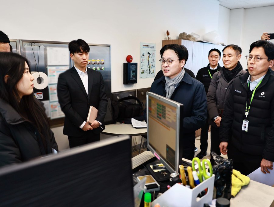 ‘바가지 주유소’ 장관한테 딱 걸려…김정관 “송파 불시 점검중 적발”
