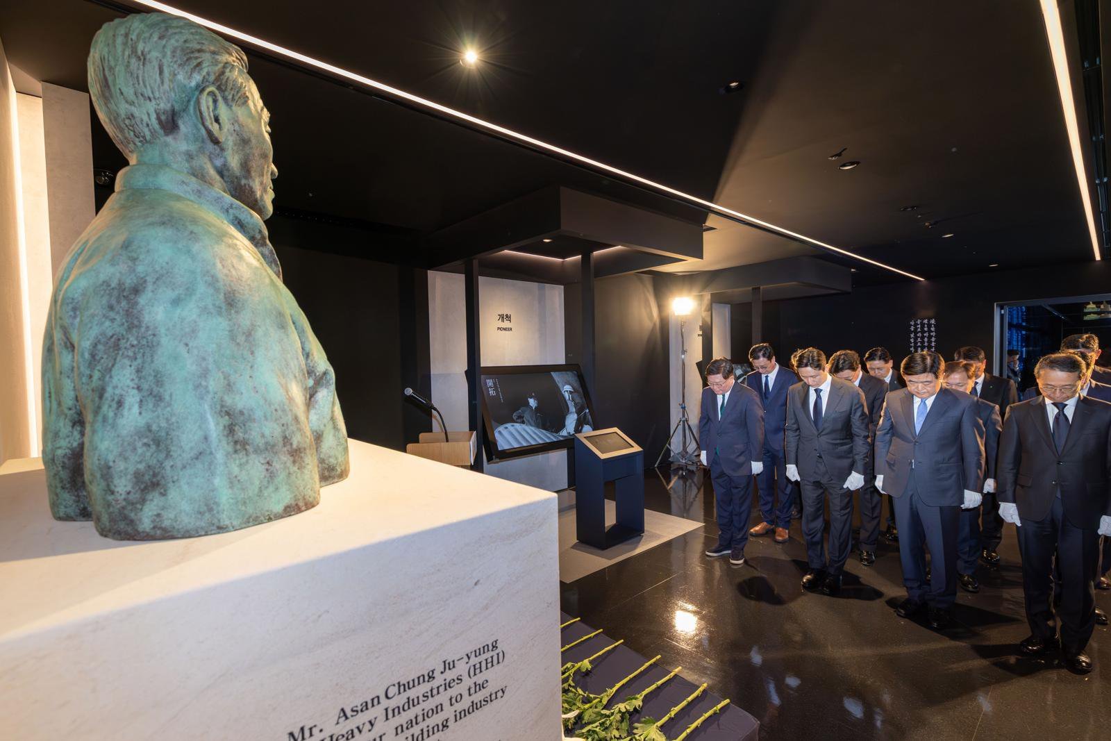 HD현대, 정주영 창업자 서거 25주기 추모행사
