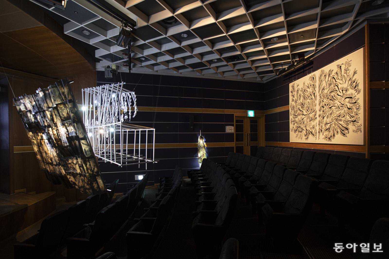 ‘스펙트로신테시스 서울’ 전시 전경. 사진 남서원, 아트선재센터 제공