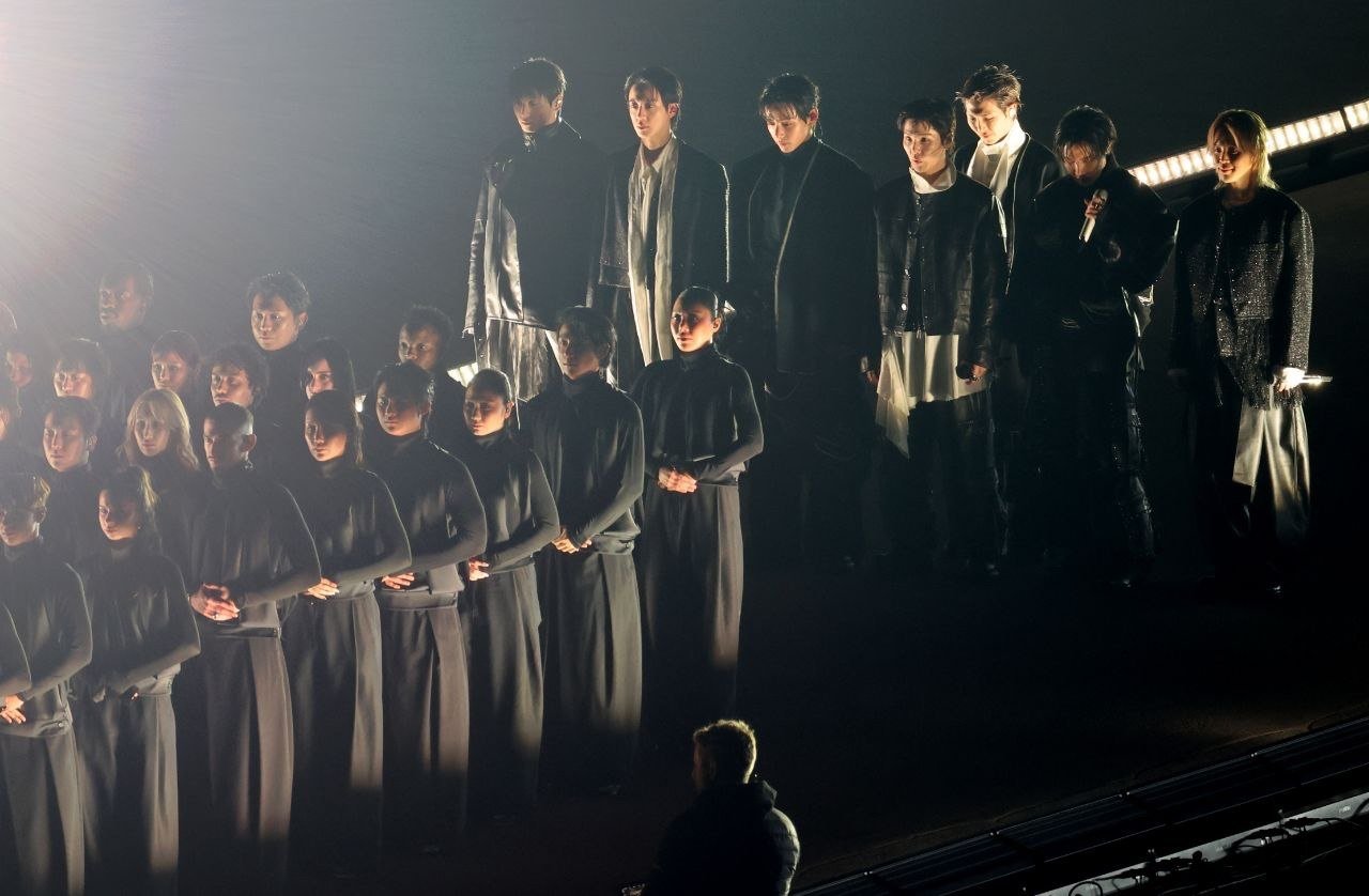 방탄소년단(BTS)이 21일 오후 서울 광화문 광장에서 정규 5집 ‘아리랑(ARIRANG)’ 앨범 발매를 기념해 열린 컴백 무대에 등장하고 있다. 방탄소년단은 오후 8시부터 약 1시간에 걸쳐 신곡과 히트곡 무대를 선사한다. 사진공동취재단