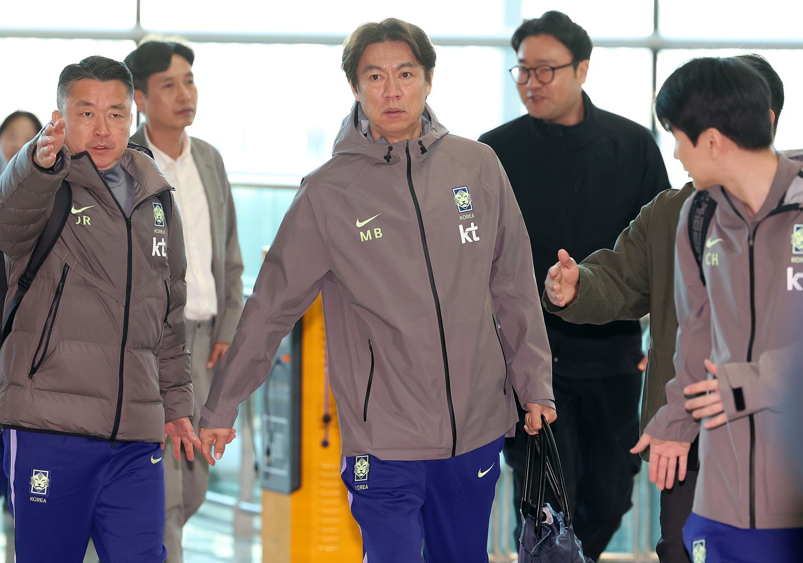 한국 축구 대표팀 유럽 출국 모습 한국 축구 대표팀 유럽 출국 모습