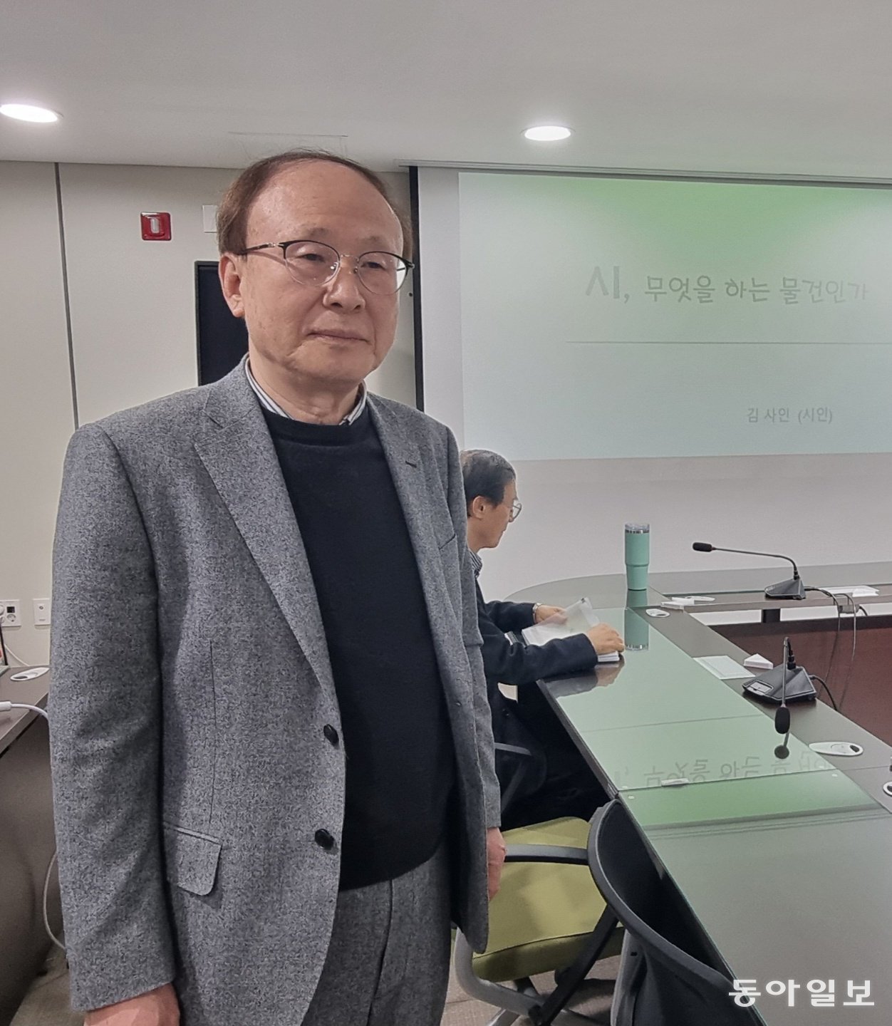 인문학 강좌 ‘무심 지혜의 언덕’을 기획한 허원 서원대 명예교수. 장기우 기자 straw825@donga.com