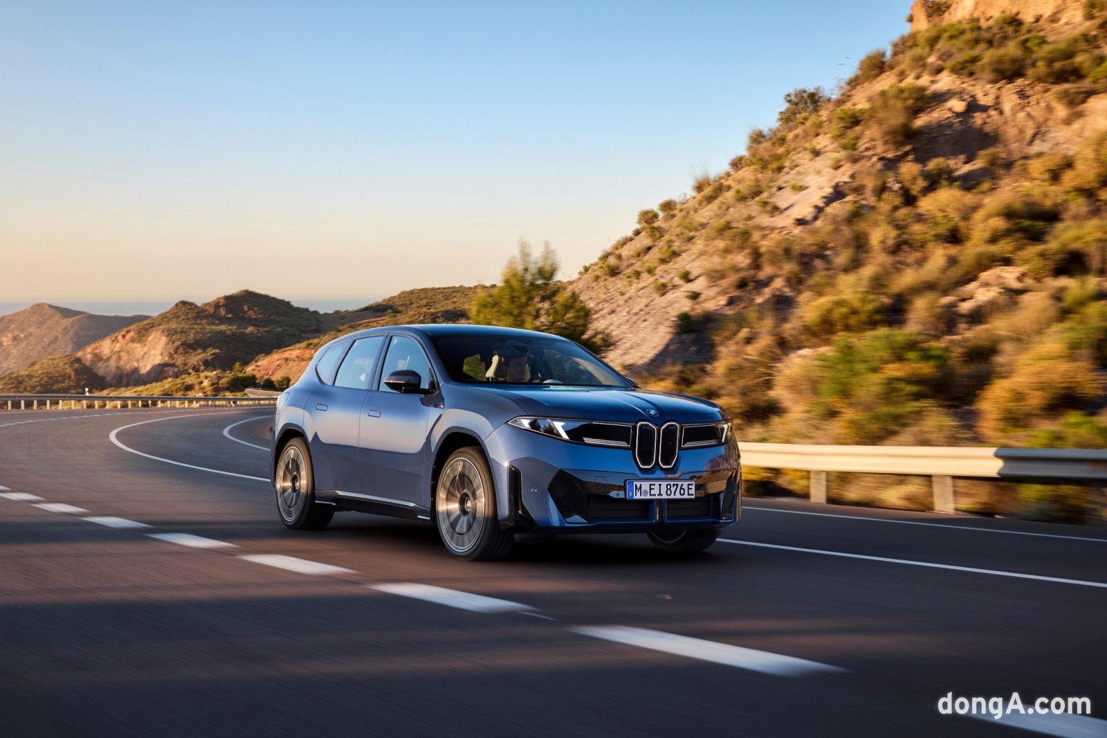 한국시장 휩쓴 신형 전기차 ‘BMW iX3’… 사전예약 3일 만에 2000대 돌파