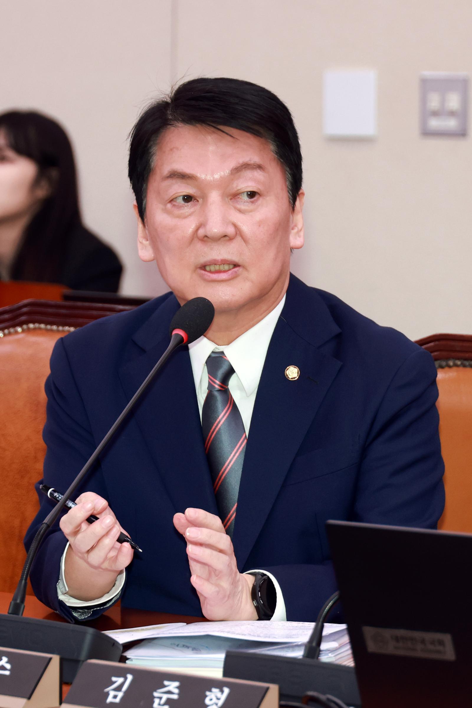 안철수, 李대통령에 “누군가 손봐주고 낙인찍어 인기 얻는 게 목표인가”