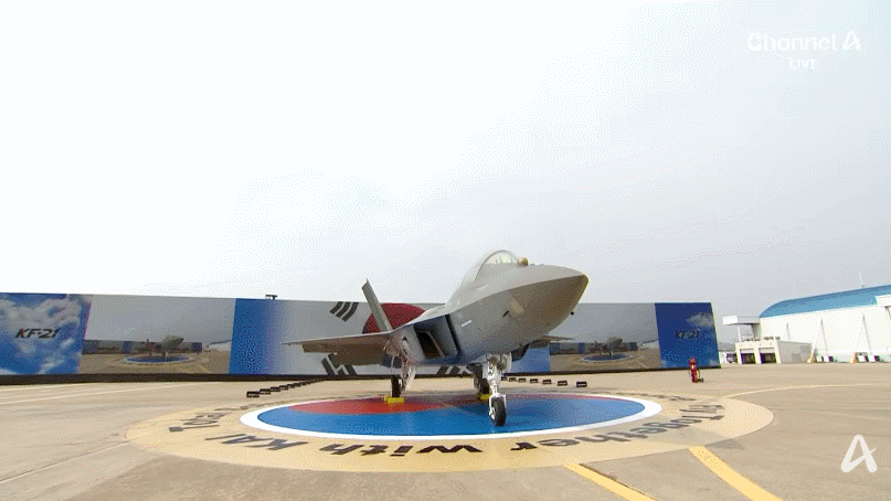 양산 1호기 출고식에서 공개된 KF-21. 채널A