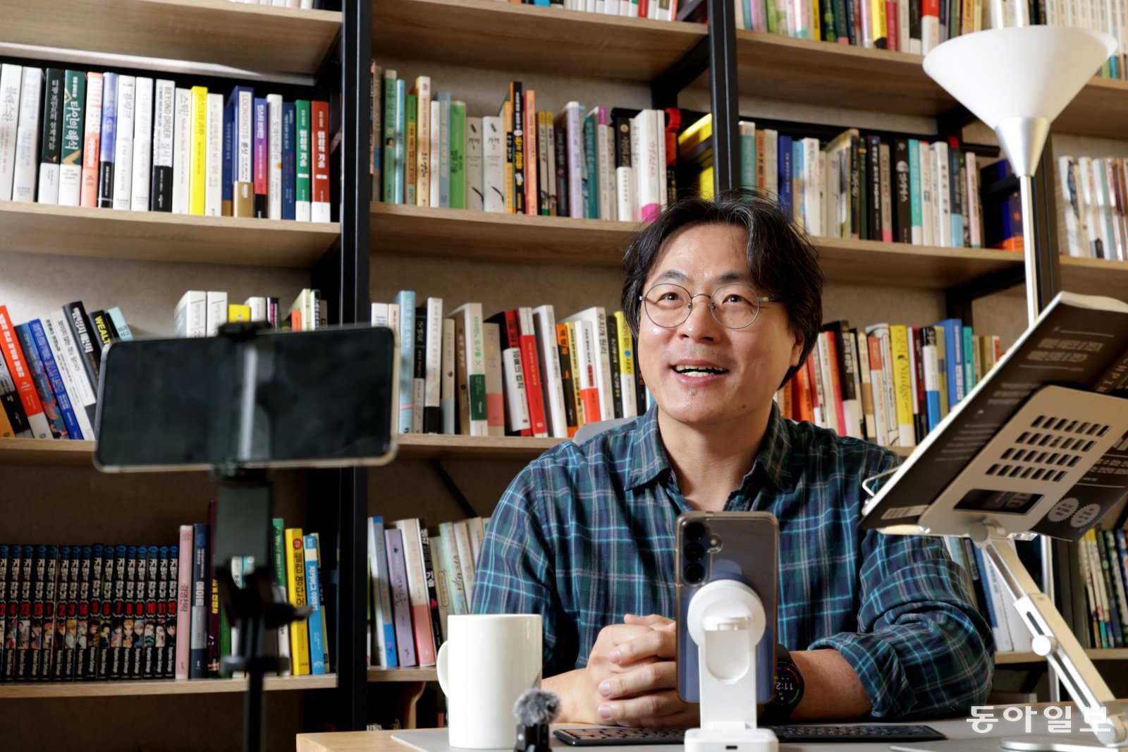 “책 리뷰-배당금으로 월 500만 원… 만족도 1000% ‘덕업’일치 은퇴생활”[은퇴 레시피]