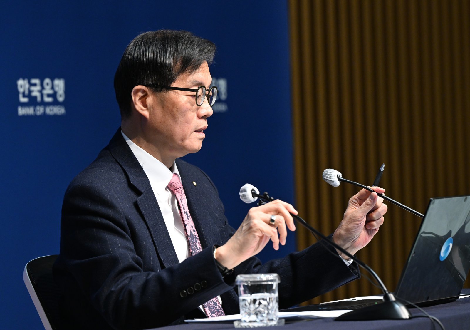 한은 “원·달러, 상당폭 상승…이란 전쟁 파급 영향 커질 수도”