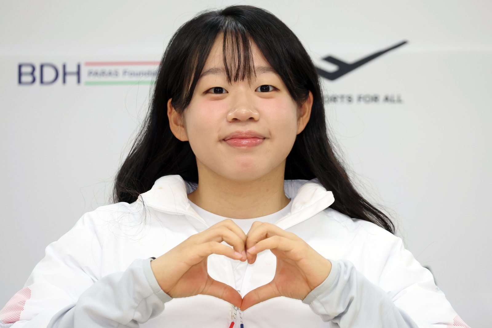 패럴림픽 2관왕 김윤지 선수가 26일 서울 송파구 출근하는 올림픽회관 신관 대한장애인 체육회에서 2026 밀라노·코르티나 동계패럴림픽대회 대한민국 선수단 MVP 기자회견을 하고 있다. 2026.3.26 ⓒ 뉴스1