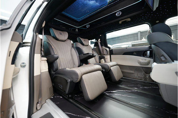 보가9, 카니발 하이리무진 좌석 구조 개선…2·3열 통합 전동 레일 시스템 적용