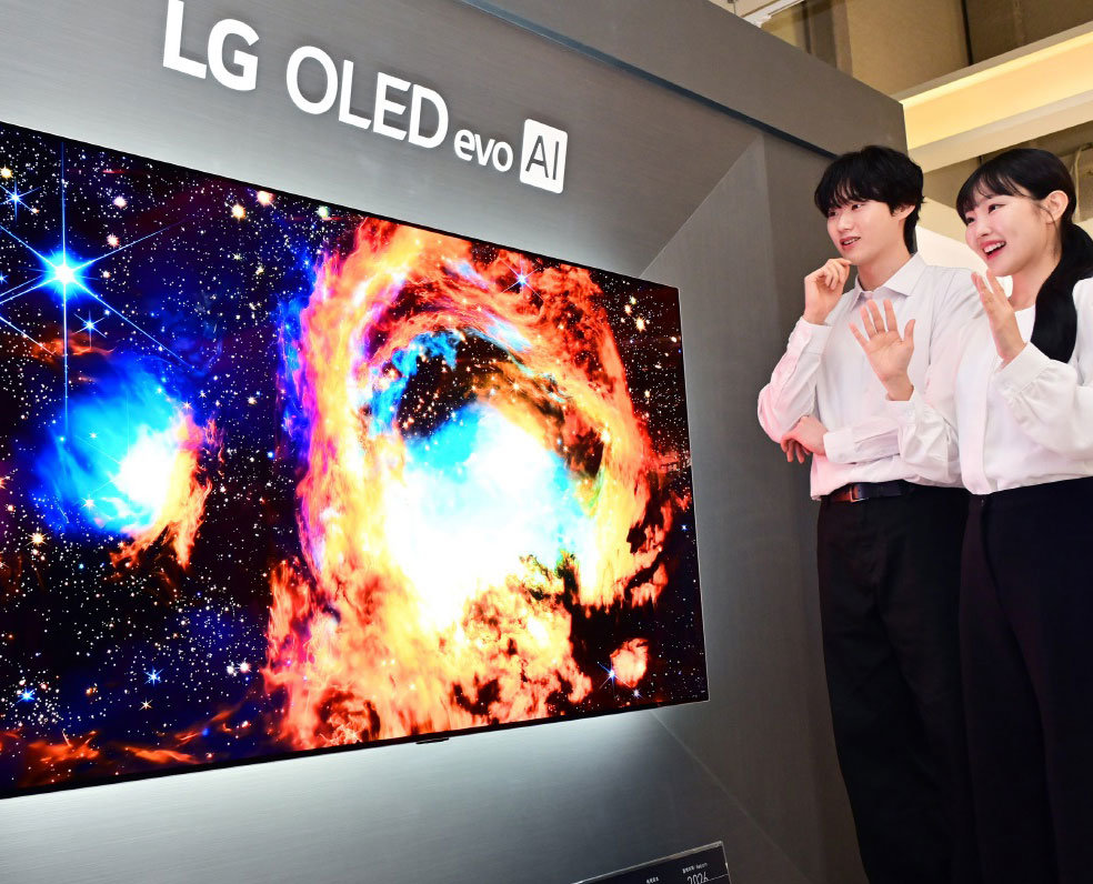 화면 밝기 3.9배로, 빛 반사율은 절반… LG 새 OLED TV 中 저가공세 넘는다