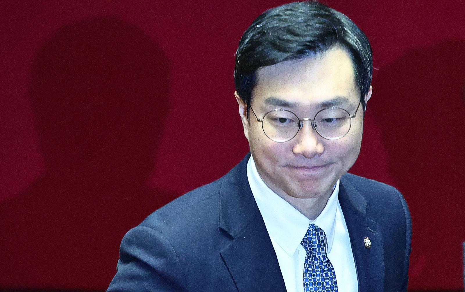 [속보]경찰, 장경태 의원 준강제추행·2차 가해 혐의 검찰 송치
