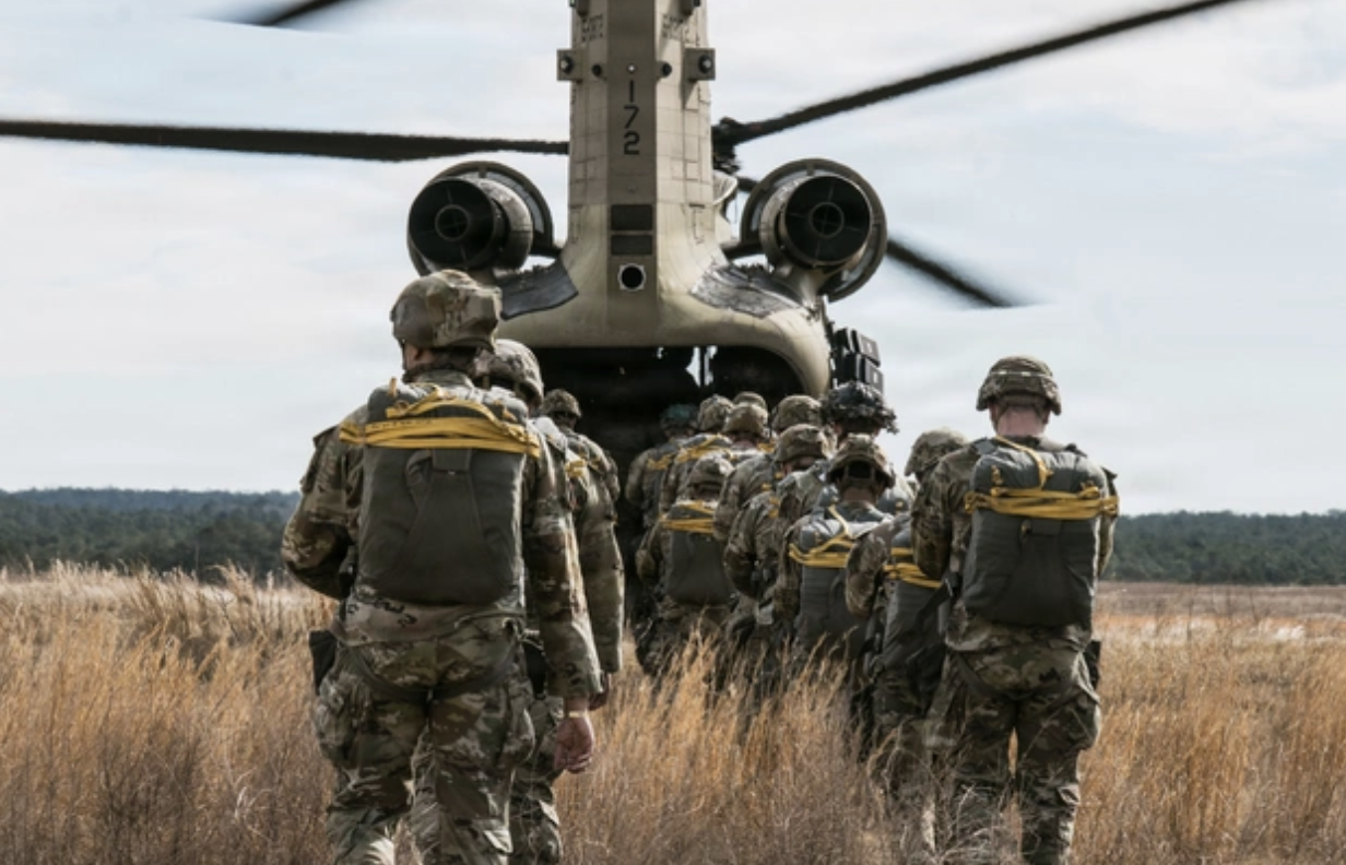 WSJ “美, 해병대·82공수사단 이외에도 지상군 1만명 추가 투입 검토”