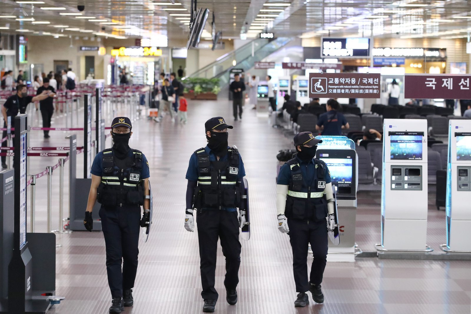 제주·인천공항 ‘폭탄테러’예고 30대 “국가에 2928만원 배상하라”