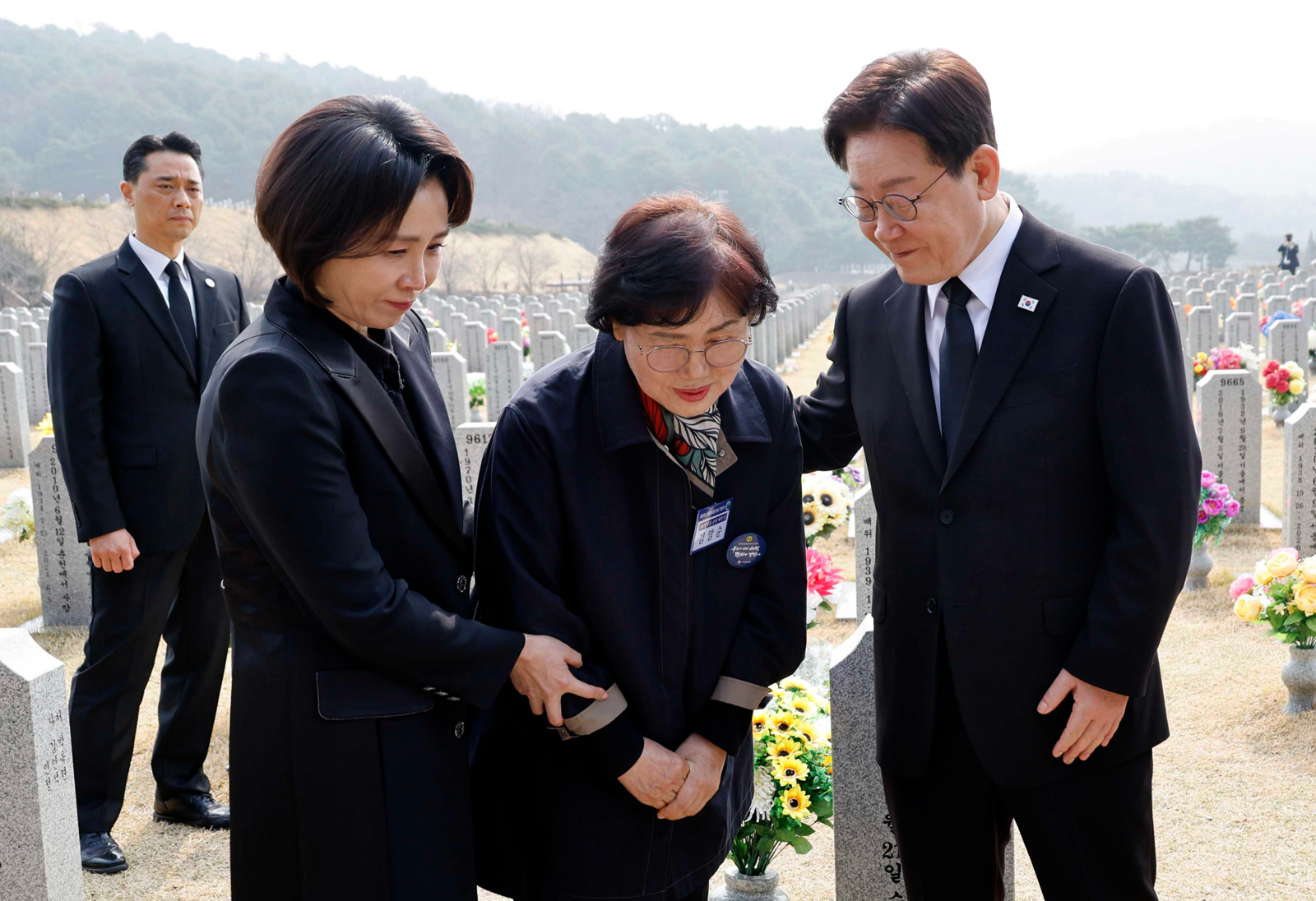 李 “전쟁과 적대 없는 평화의 한반도가 사명”